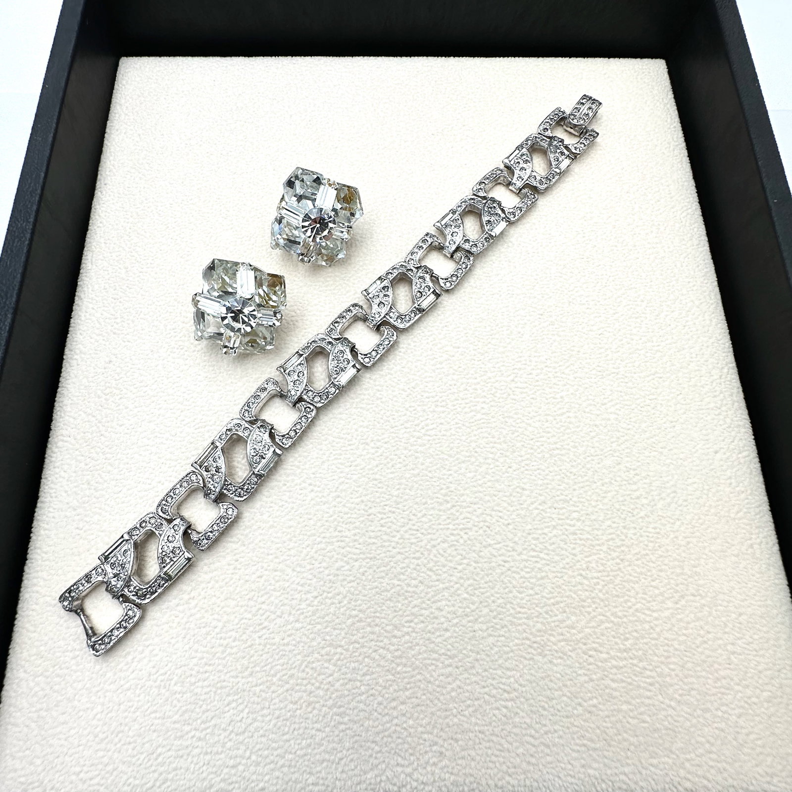 Antique 1940s Era Clear Rhinestone Silver Pot Metal Bracelet 7.5 Inch Clip Crystal Earrings (1 of 2)