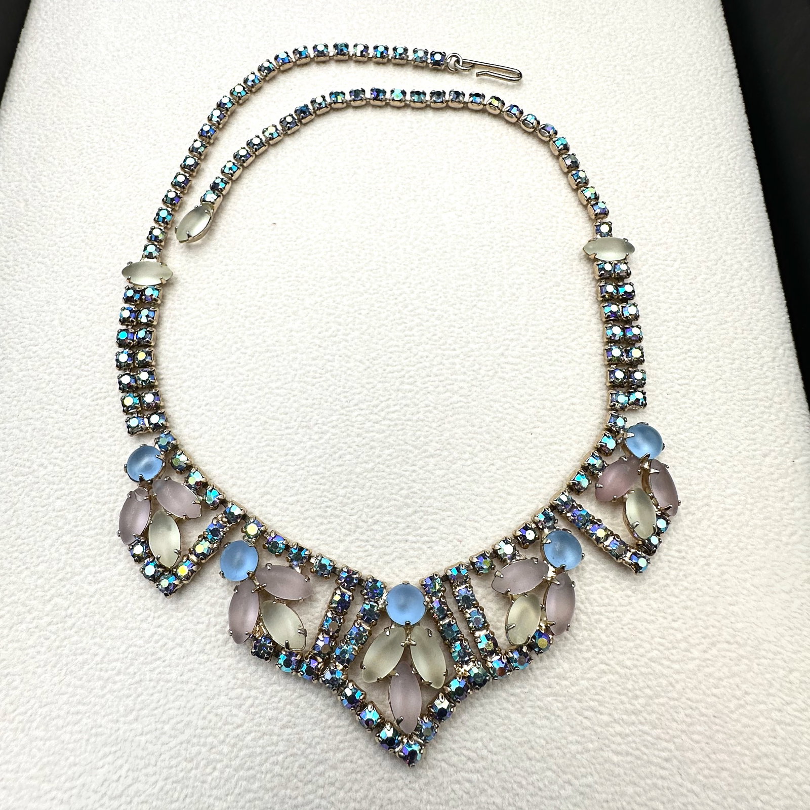 Vintage Pastel Satin Glass Rhinestone Gold Tone Necklace 17 Inch: Vintage Pastel Satin Glass Rhinestone Gold Tone Necklace 17 Inch