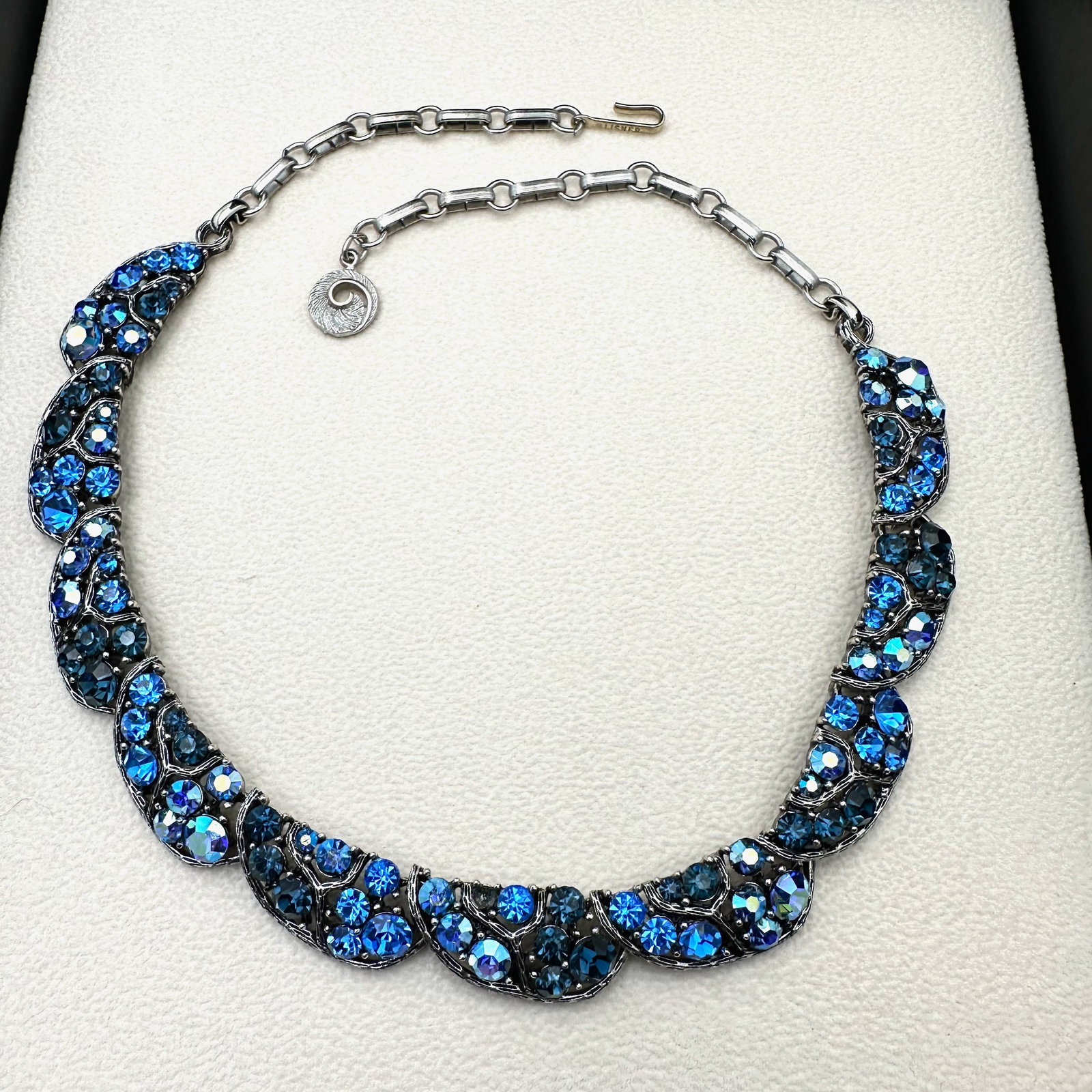 Vintage Lisner Blue Glass Rhinestone Silver Tone Necklace 17 Inch: Vintage Lisner Blue Glass Rhinestone Silver Tone Necklace 17 Inch