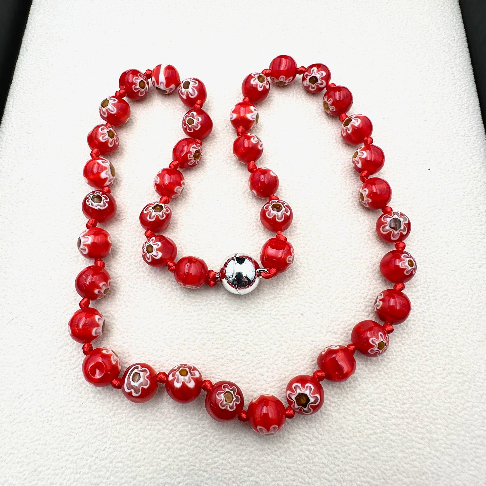 Red Italian Murano Glass Bead Necklace Silver Plated Magnetic Clasp 18 Inch: Red Italian Murano Glass Bead Necklace Silver Plated Magnetic Clasp 18 Inch