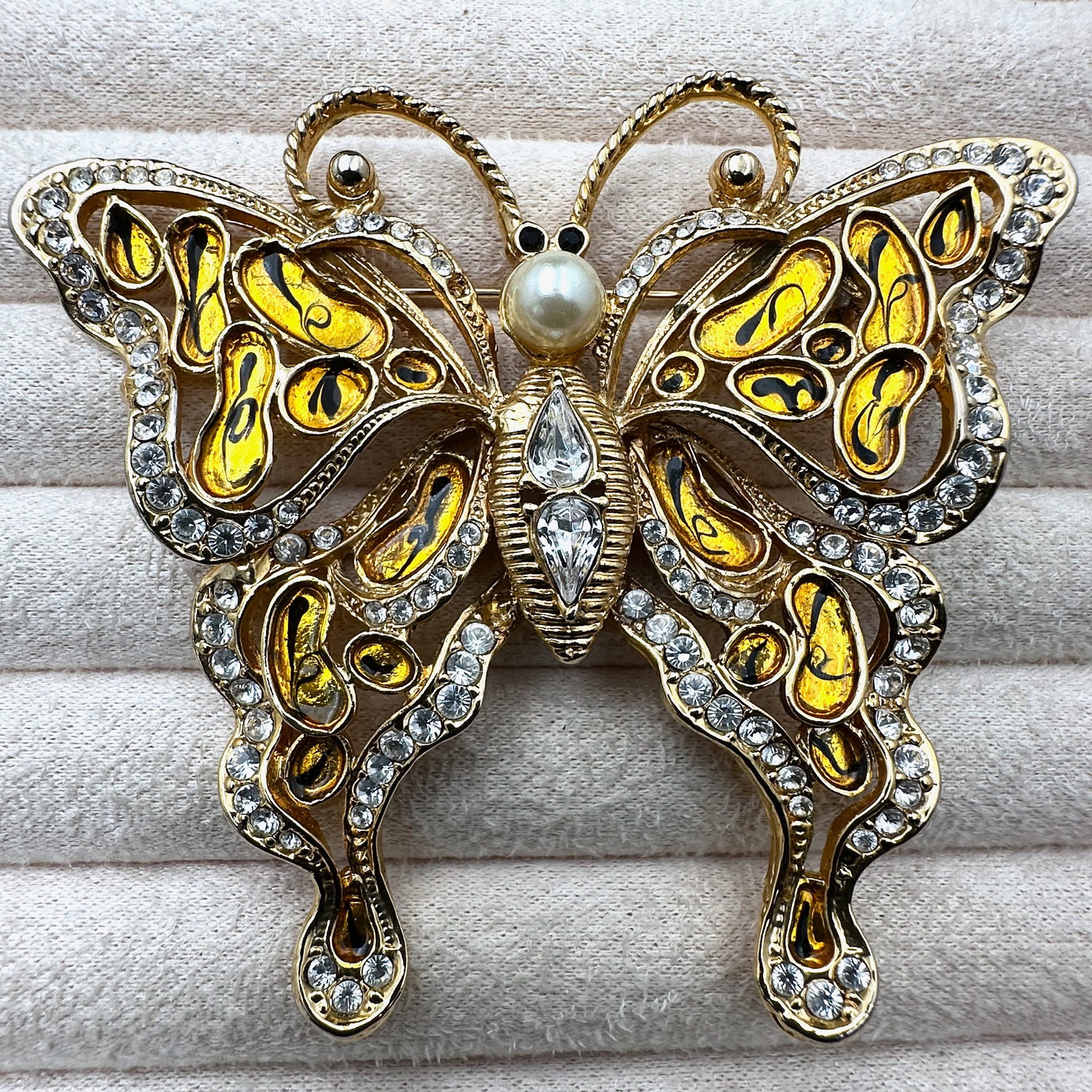 Vintage Large Clear Rhinestone Gold Tone Butterfly Brooch Pin 3 Inch (1 of 2)