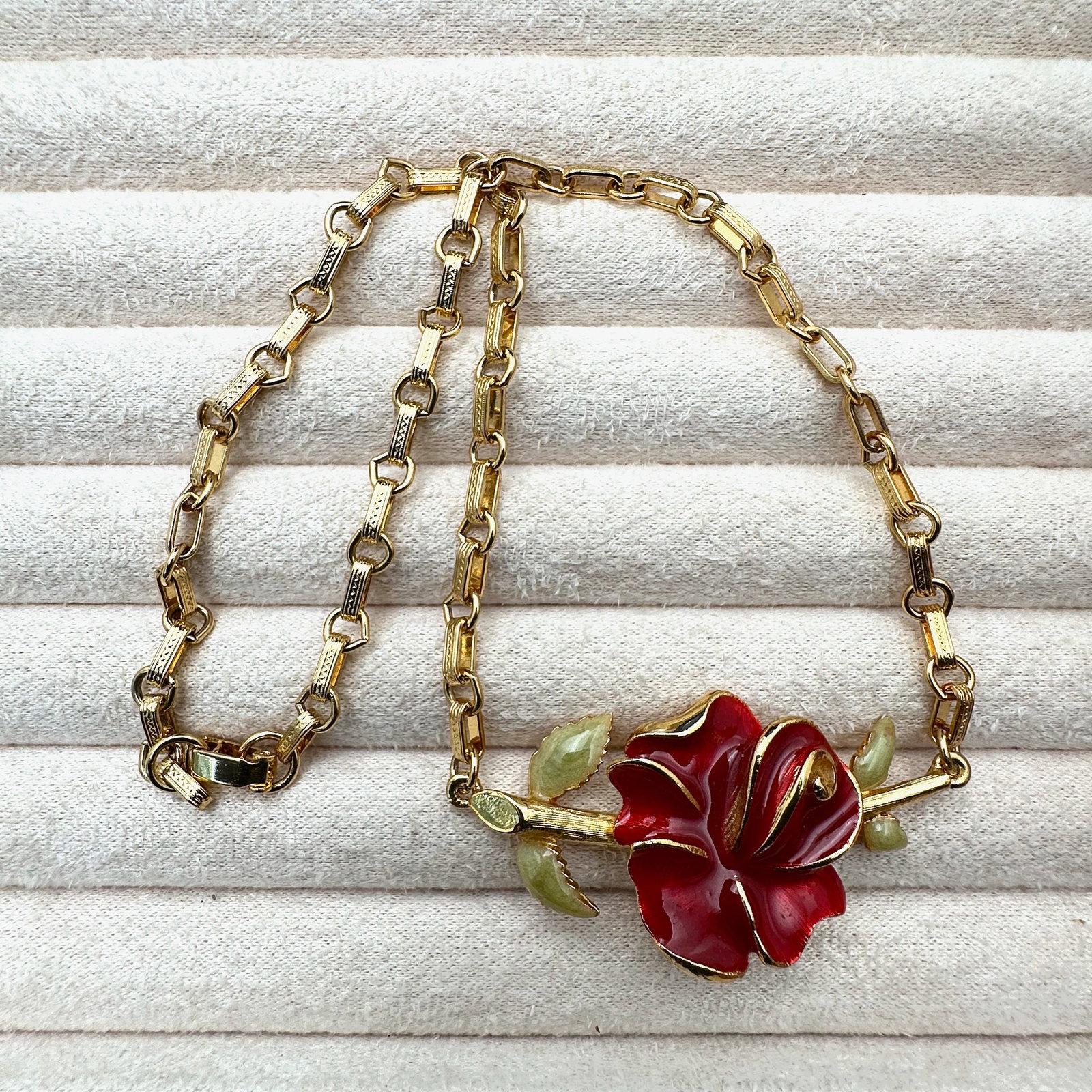 Vintage Alice Caviness Red Enamel Rose Gold Tone Necklace 16 Inch: Vintage Alice Caviness Red Enamel Rose Gold Tone Necklace 16 Inch