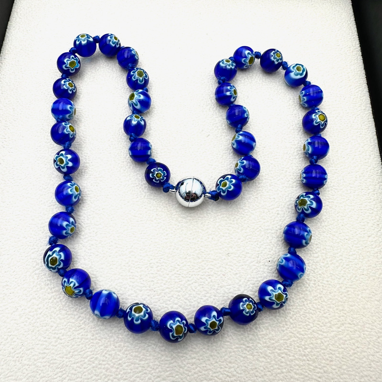 Italian Murano Blue Glass Bead Necklace Silver Plated Magnetic Clasp 18 Inch: Italian Murano Blue Glass Bead Necklace Silver Plated Magnetic Clasp 18 Inch