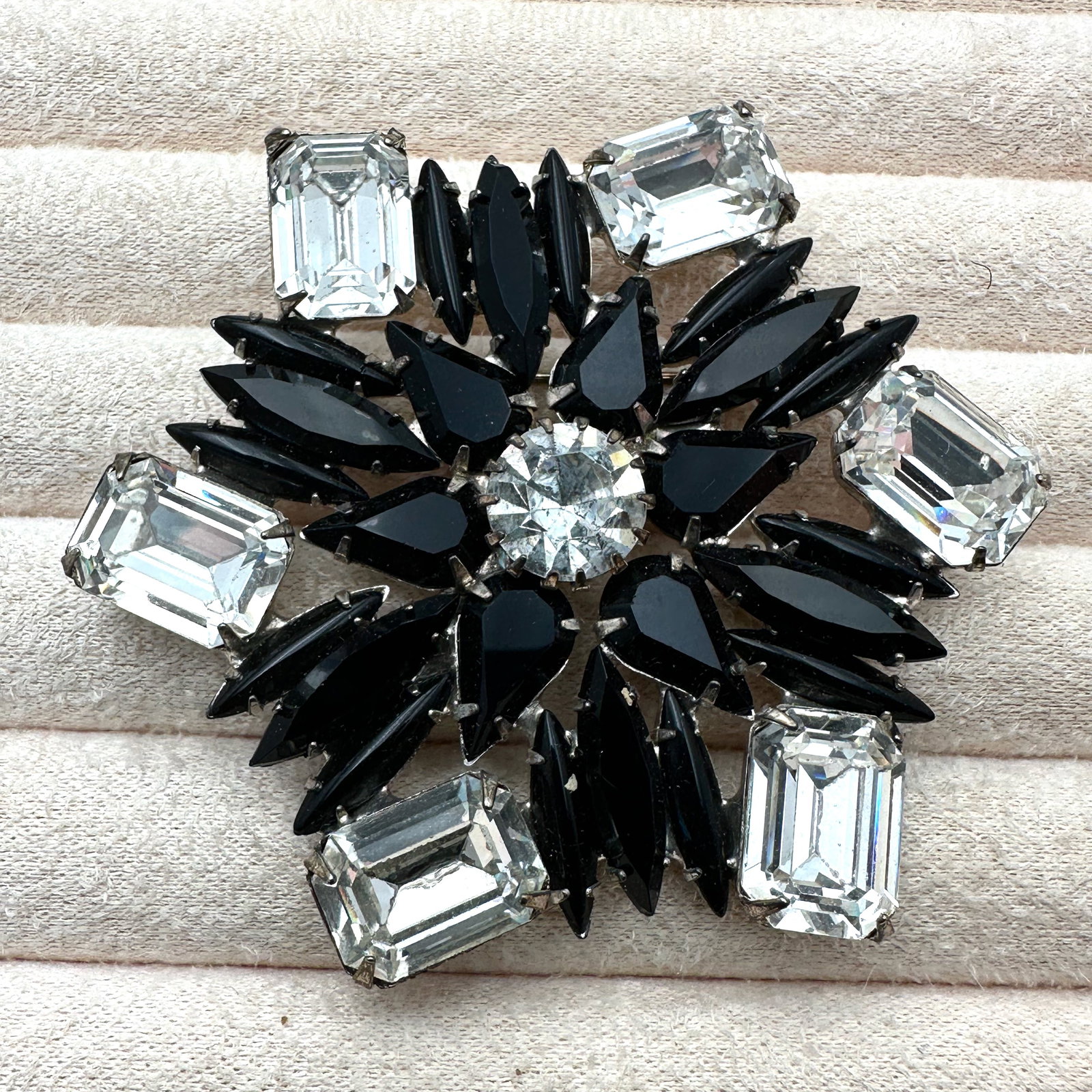 Vintage Black and Clear Czech Glass Silver Tone Brooch Pin New Old Stock 2.5 Inch (1 of 2)