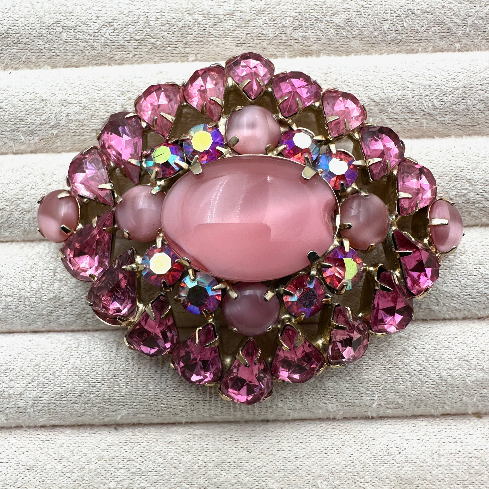 Vintage Juliana? Pink Glass Rhinestone Gold Tone Brooch Pin 3 Inch: Vintage Juliana? Pink Glass Rhinestone Gold Tone Brooch Pin 3 Inch