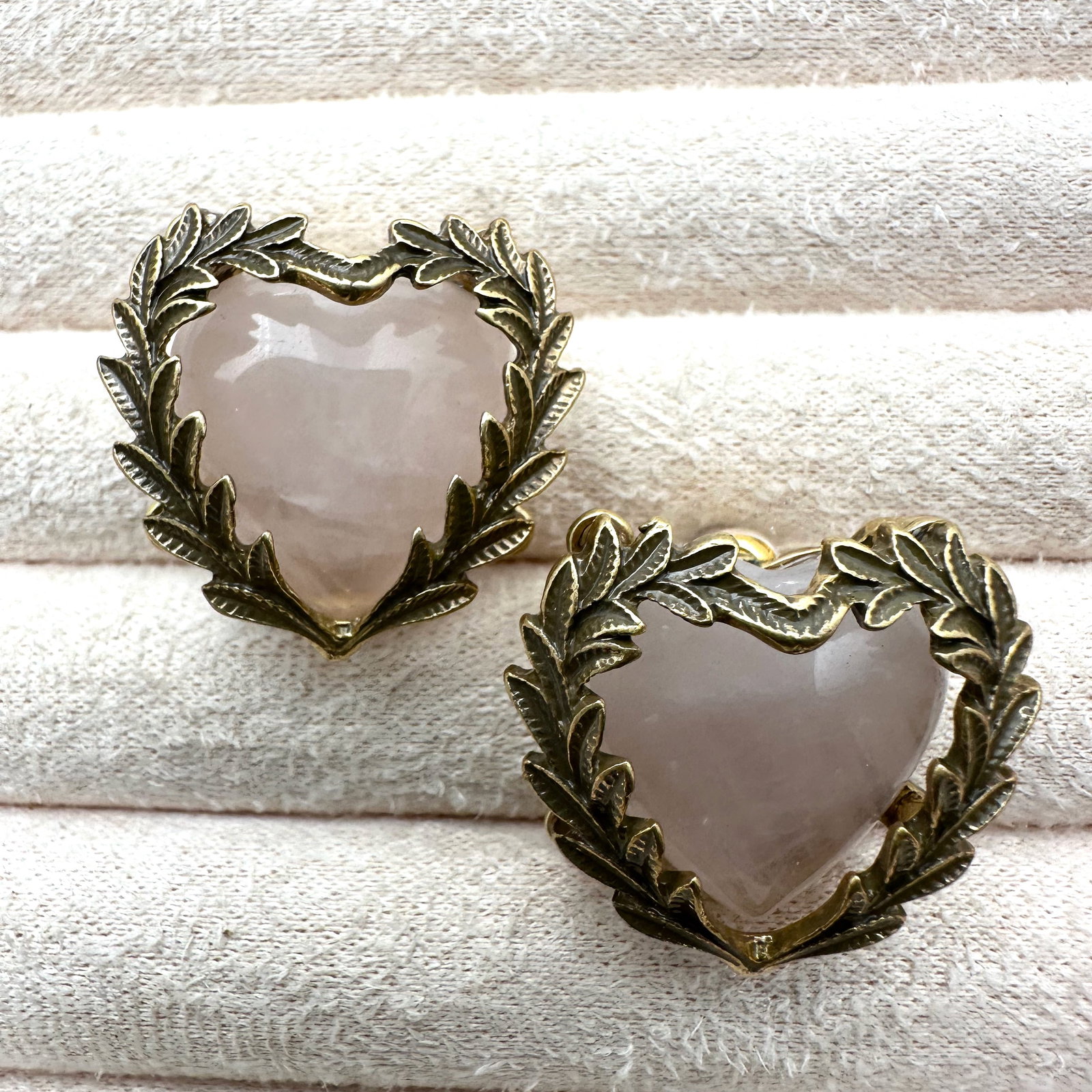 Rose Quartz Heart Gold Tone Pierced Earrings 1.25 Inch: Rose Quartz Heart Gold Tone Pierced Earrings 1.25 Inch