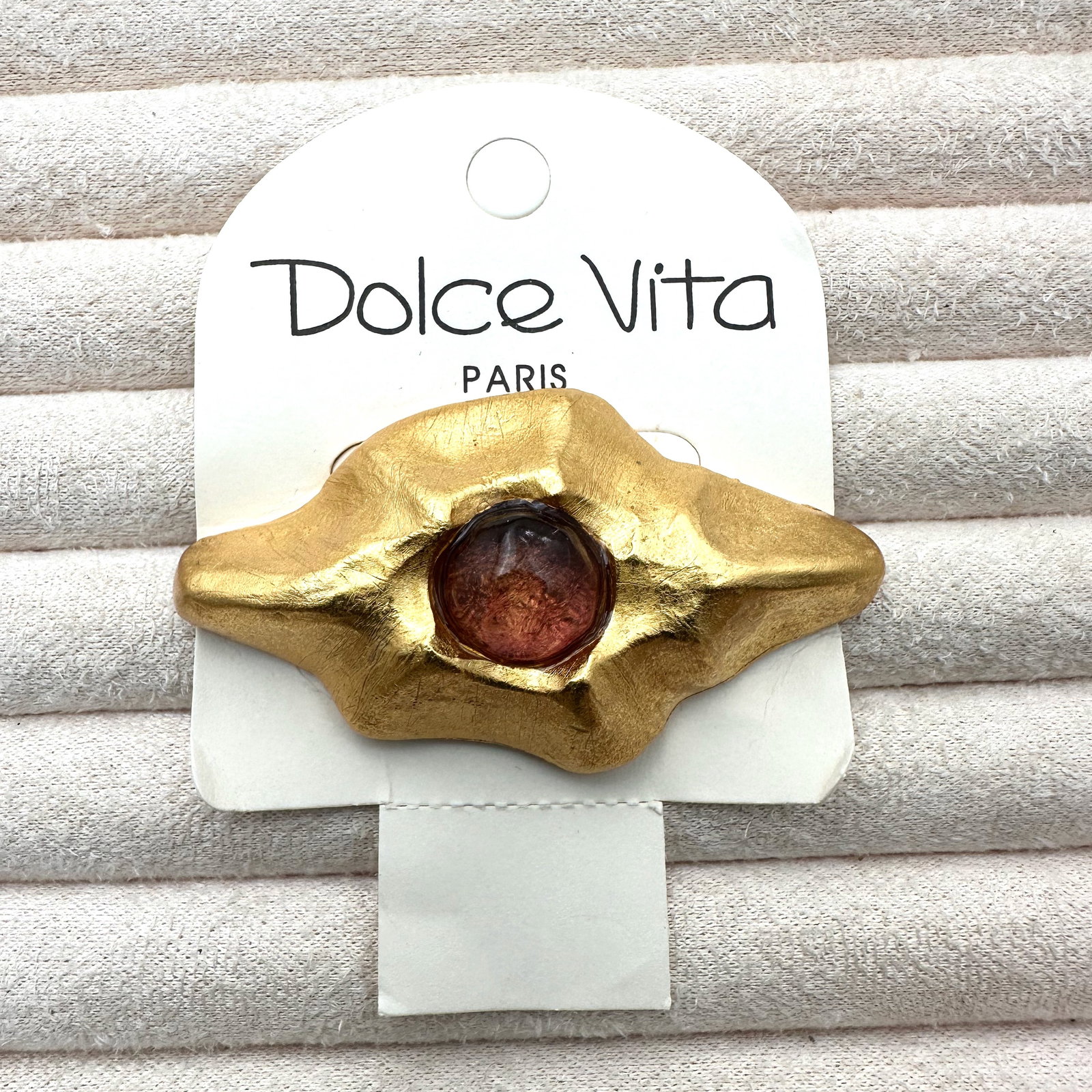 Vintage Dolce Vita Paris Gripoix Glass Matte Gold Tone Brooch Pin Original Tag New Old Stock: Vintage Dolce Vita Paris Gripoix Glass Matte Gold Tone Brooch Pin Original Tag New Old Stock