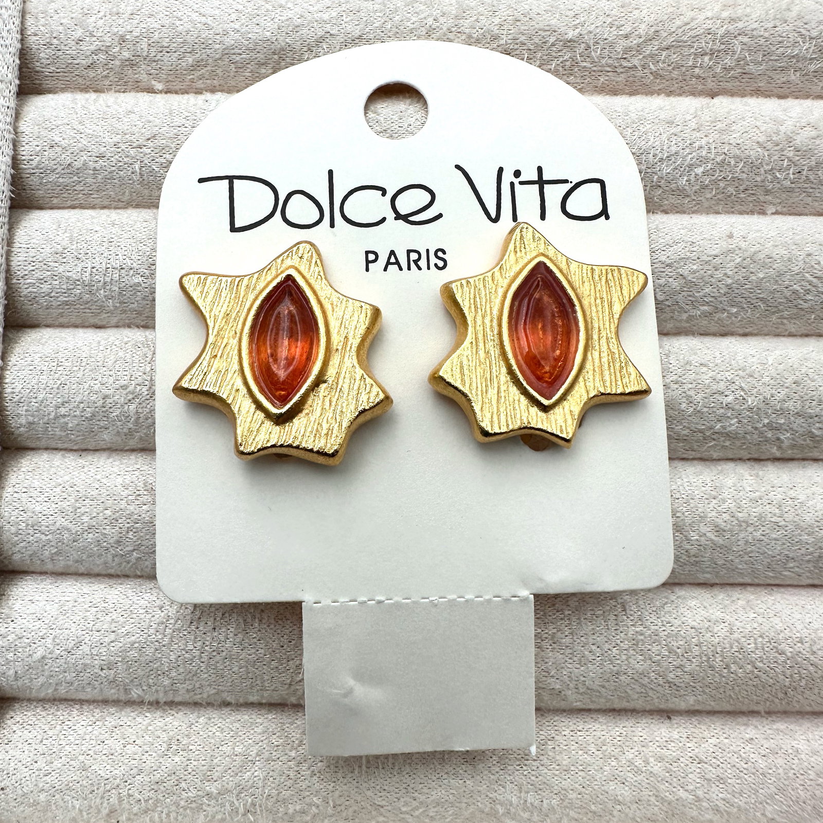 Vintage Dolce Vita Paris Gripoix Glass Matte Gold Tone Clip Earrings Original Tag New Old Stock: Vintage Dolce Vita Paris Gripoix Glass Matte Gold Tone Clip Earrings Original Tag New Old Stock