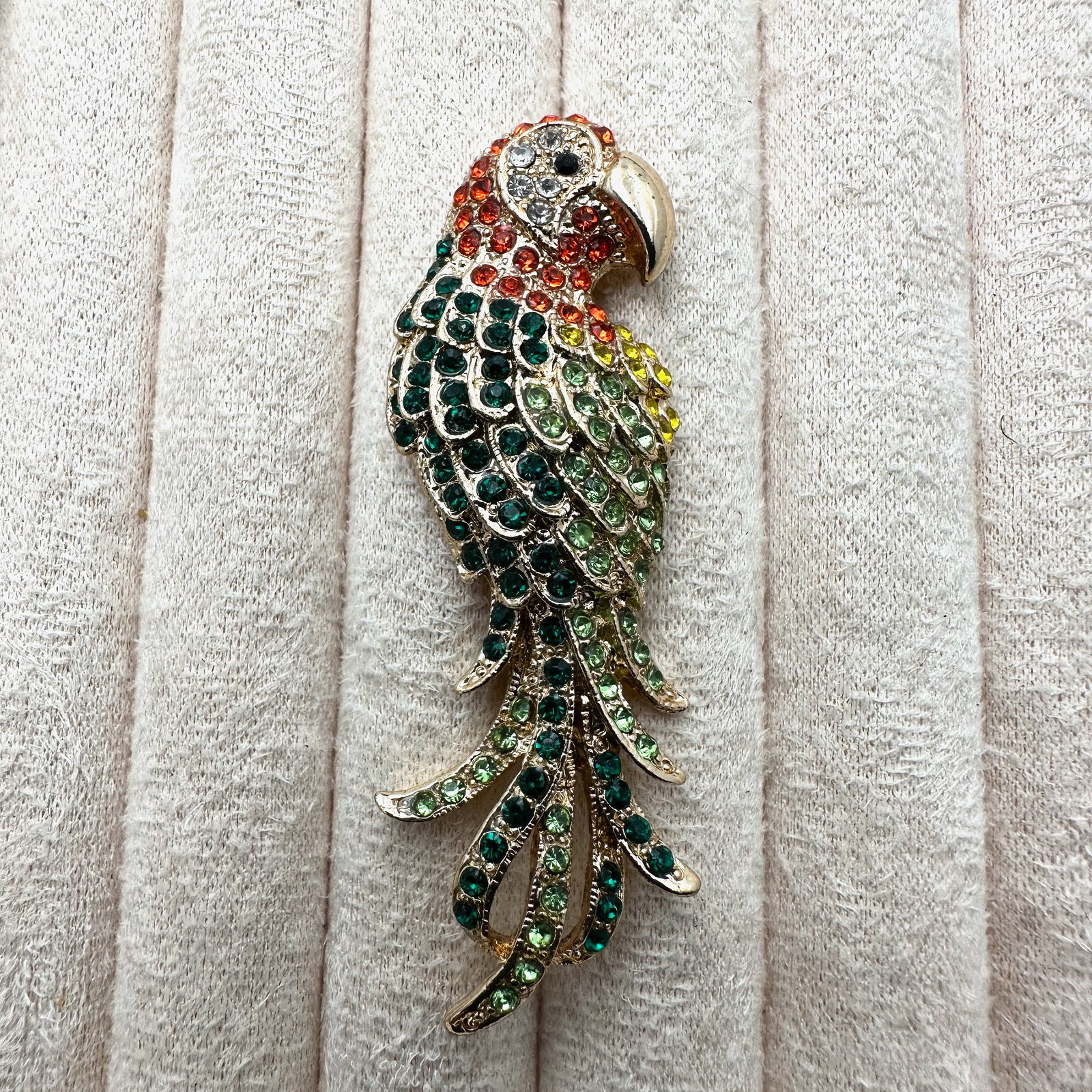 Vintage Multicolor Glass Rhinestone Gold Tone Figural Parrot Pin Brooch 2.5 Inch (1 of 2)