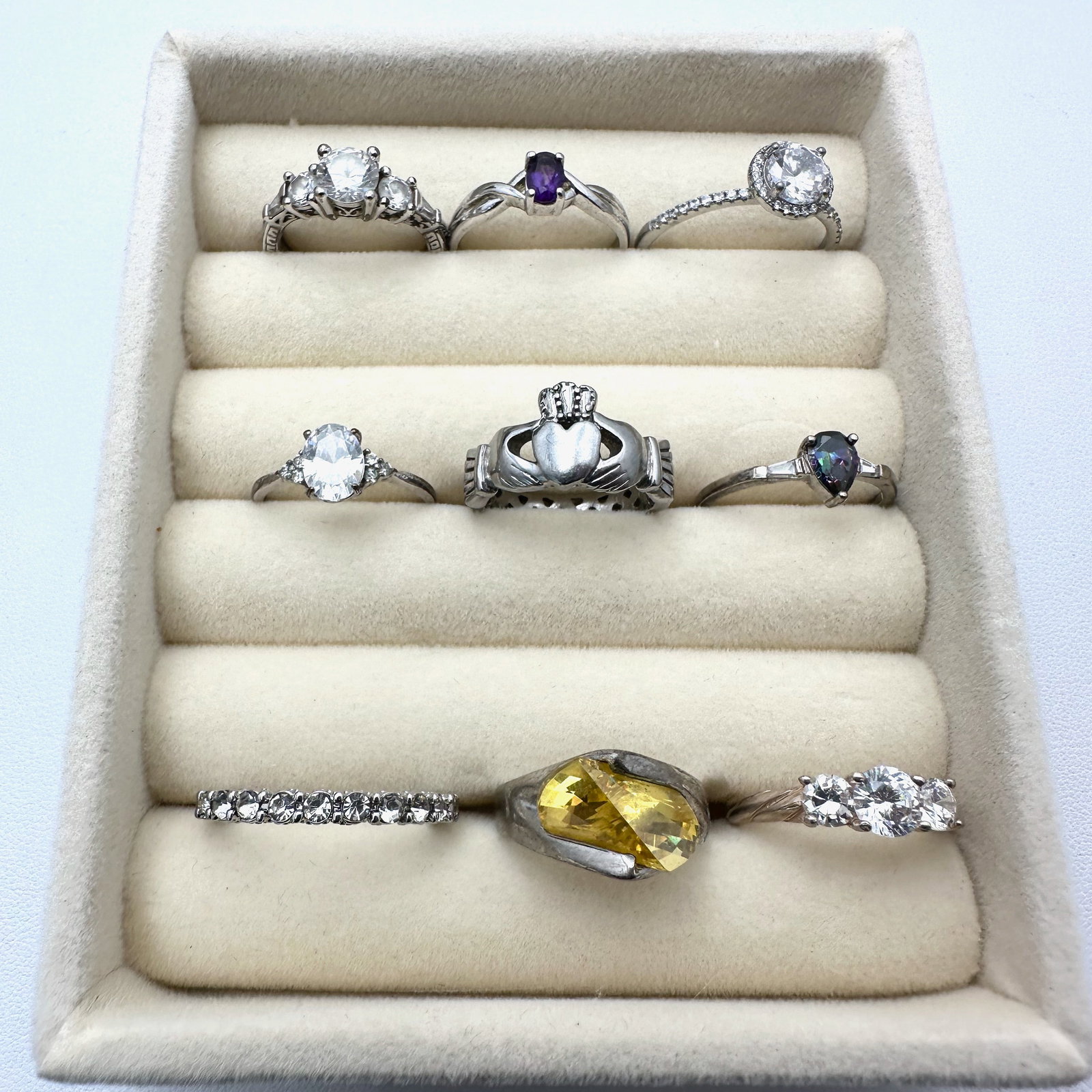 Group Lot of Costume Rings Variety of Sizes (1 of 2)