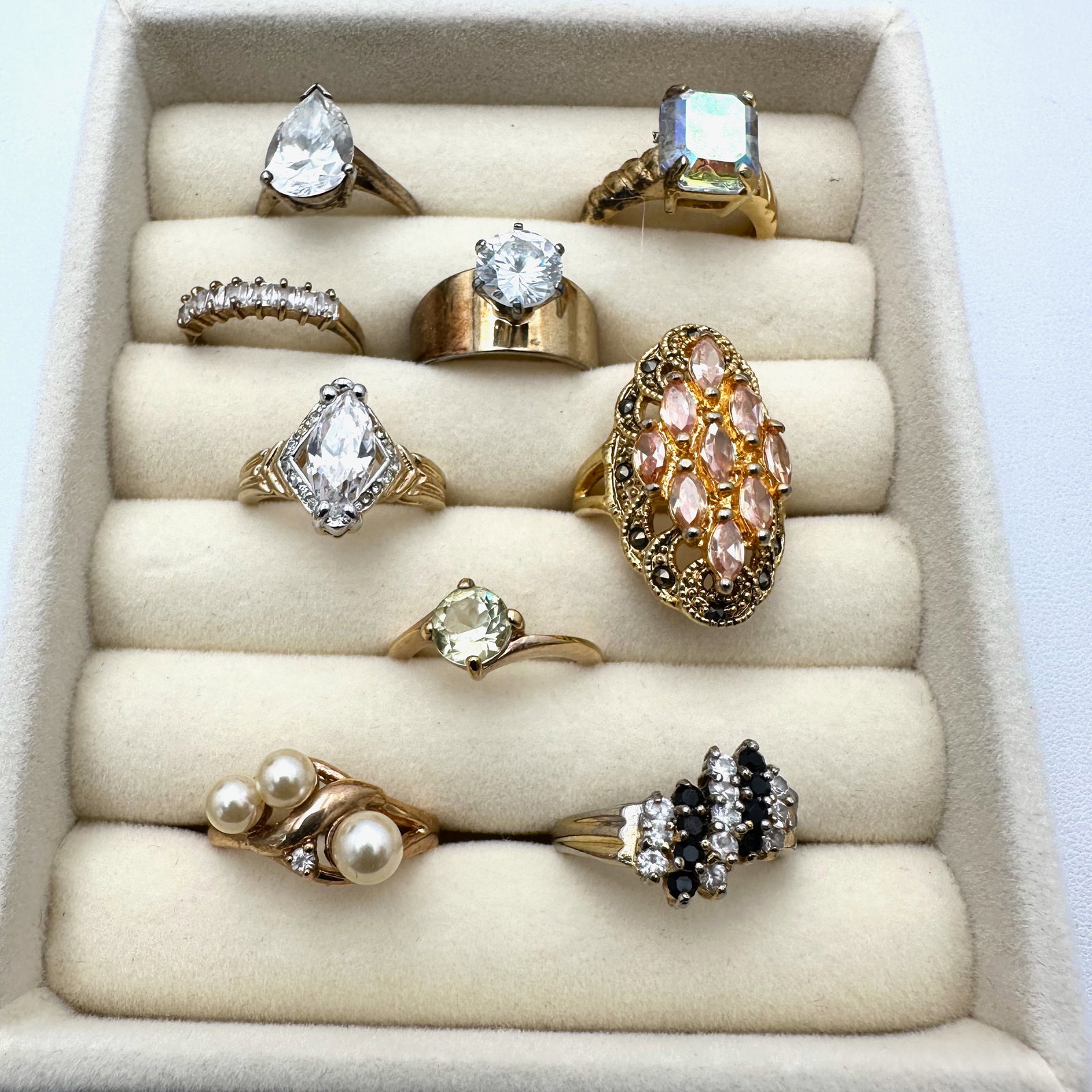 Group Lot of Costume Rings Variety of Sizes (1 of 2)