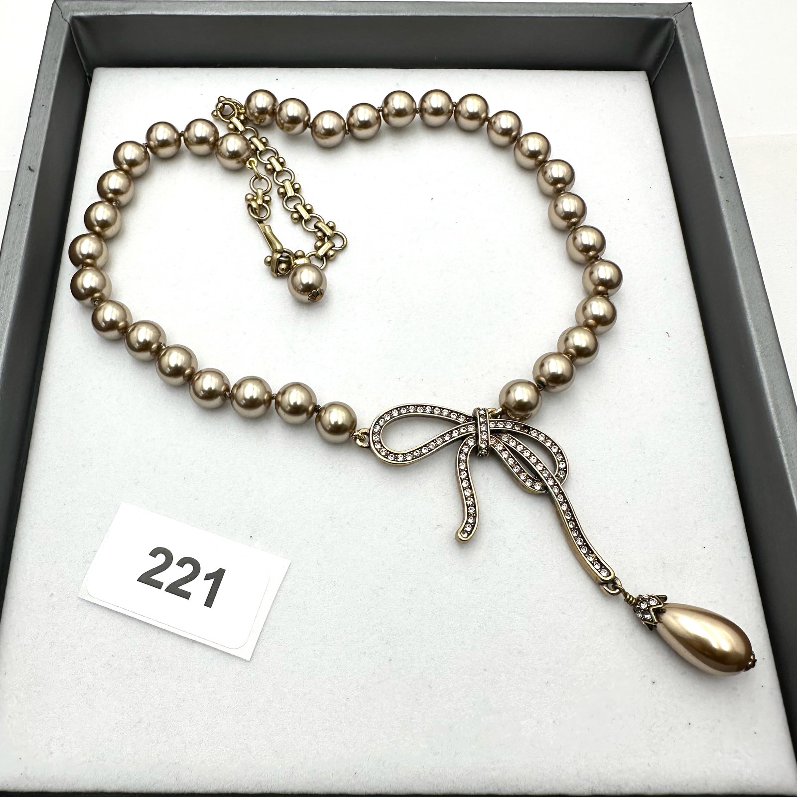 Heidi Daus Champagne Faux Glass Pearl Necklace Crystal Bow Design Necklace Bronze Tone 20 Inch (1 of 2)
