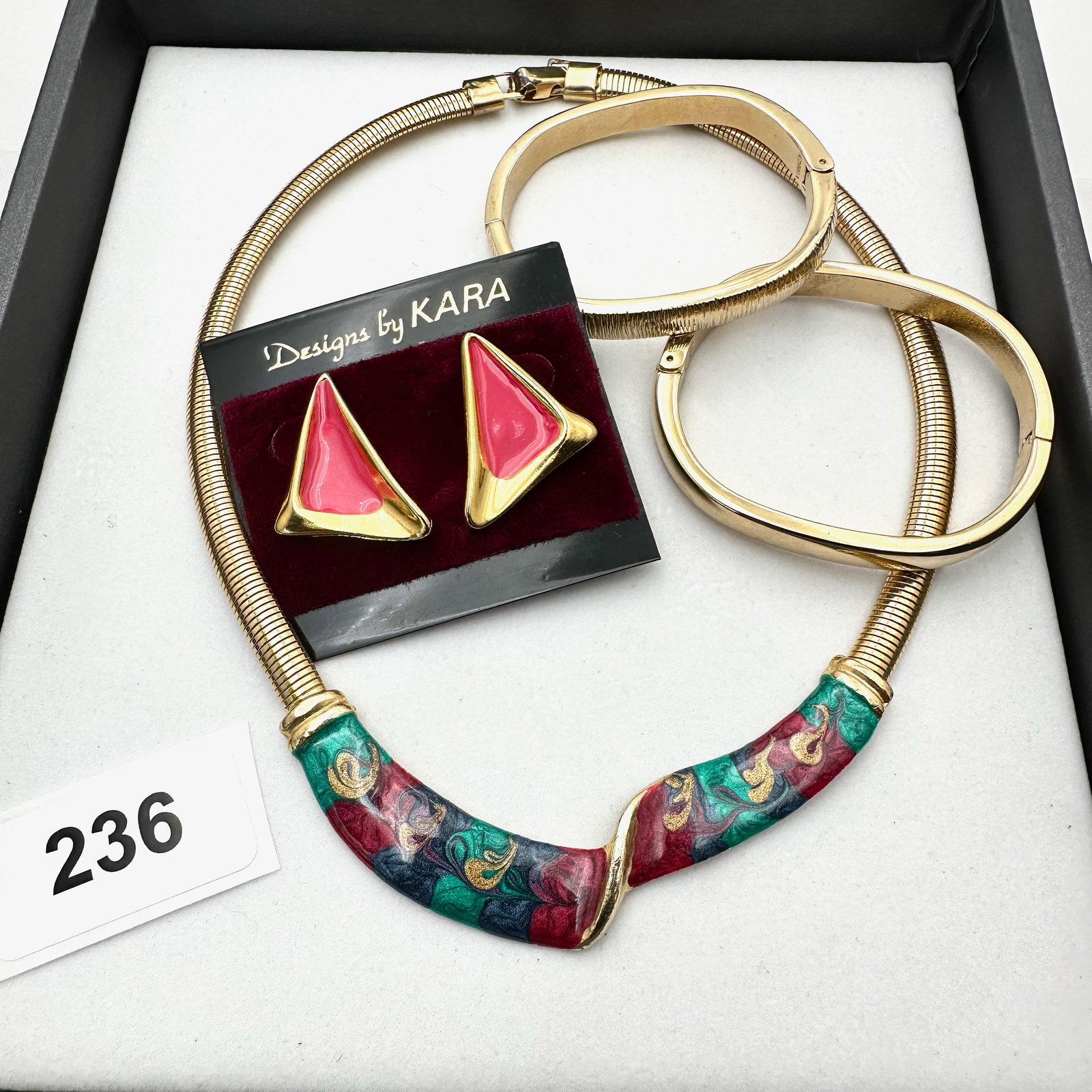 Jewelry Group Lot 1980s Era Enamel Choker Necklace Gold Tone Bracelets Pierced Enamel Earrings (1 of 2)