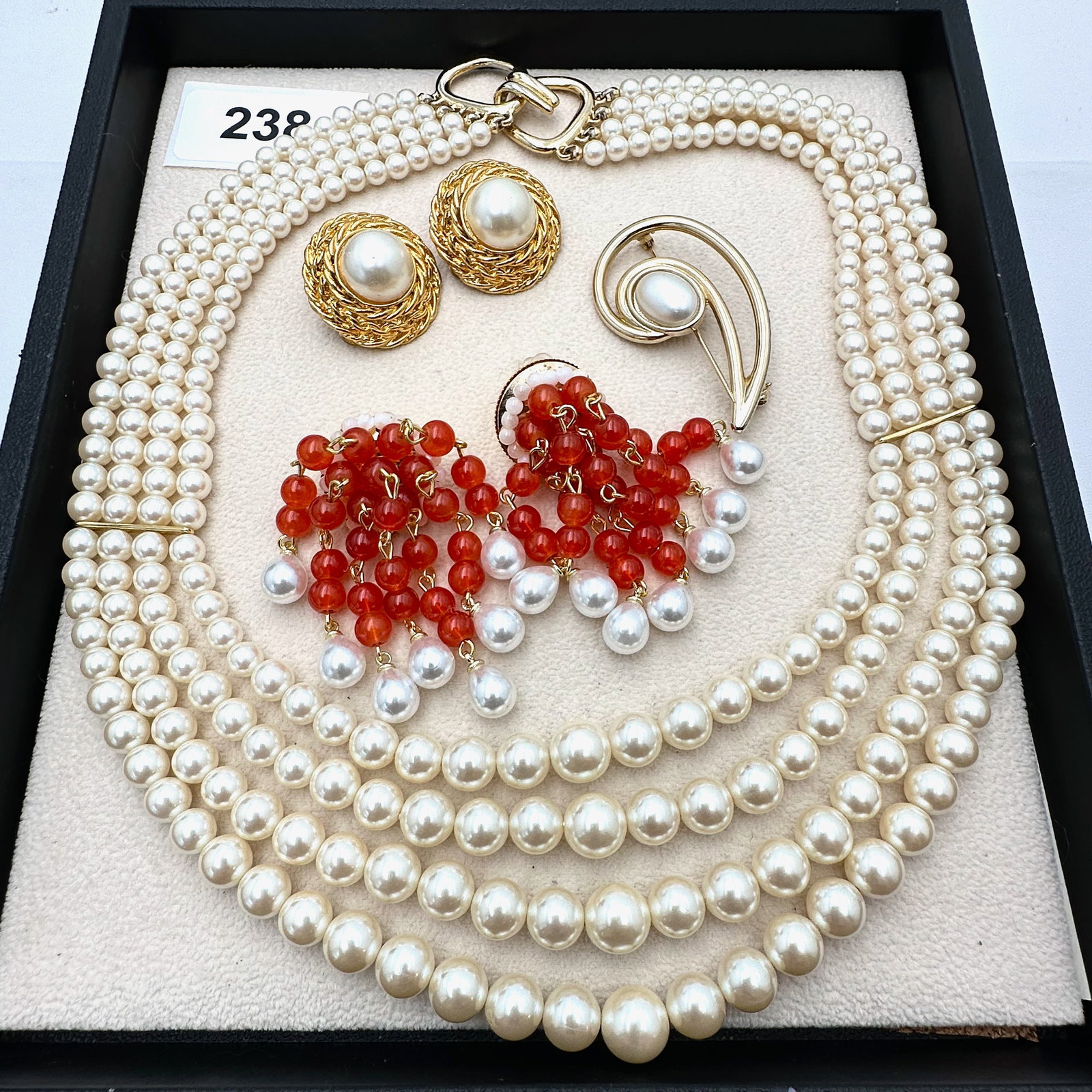 Jewelry Group Lot Gold tone Faux Pearl Necklace Clip & Pierced Earrings Brooch: Jewelry Group Lot Gold tone Faux Pearl Necklace Clip & Pierced Earrings Brooch