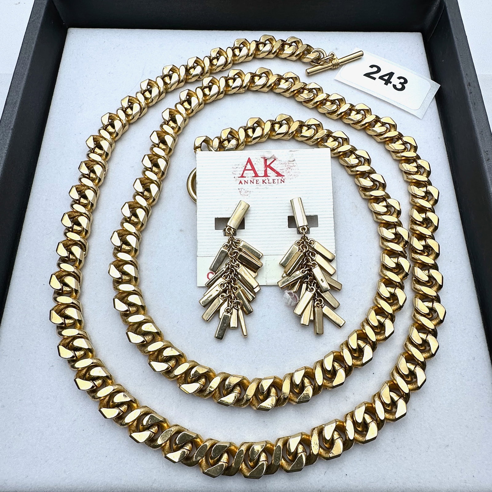 Jewelry Group Lot Gold Tone Anne Klein Earrings On Original Card Unsigned Necklace: Jewelry Group Lot Gold Tone Anne Klein Earrings On Original Card Unsigned Necklace