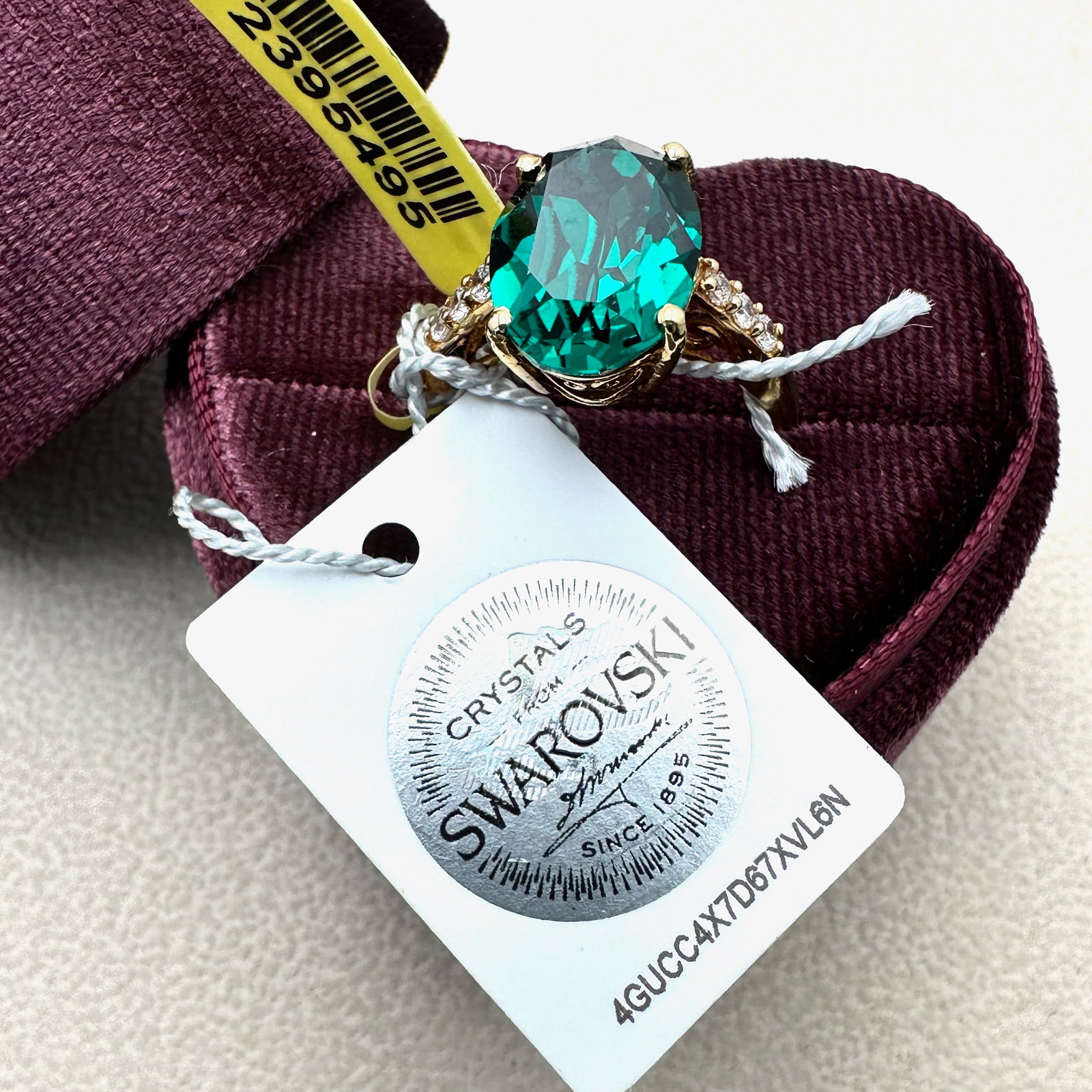 Swarovski Emerald Green Crystal Gold Plated Ring Size 8 Heart Box Included: Swarovski Emerald Green Crystal Gold Plated Ring Size 8 Heart Box Included