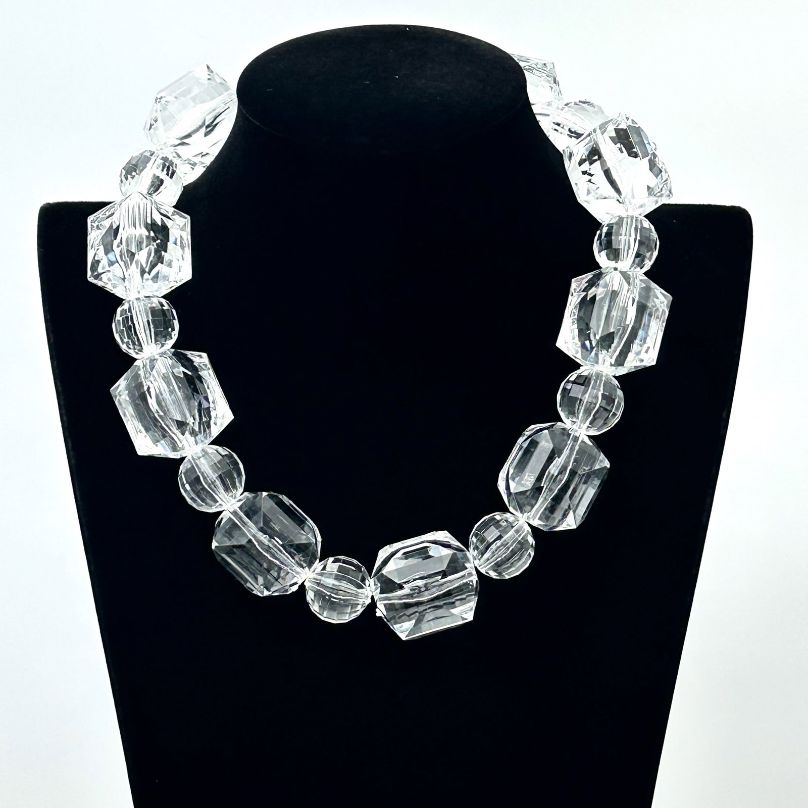 Clear Lucite Large Chunky Bead Silver Tone Necklace 16 to 18 Inch (1 of 2)