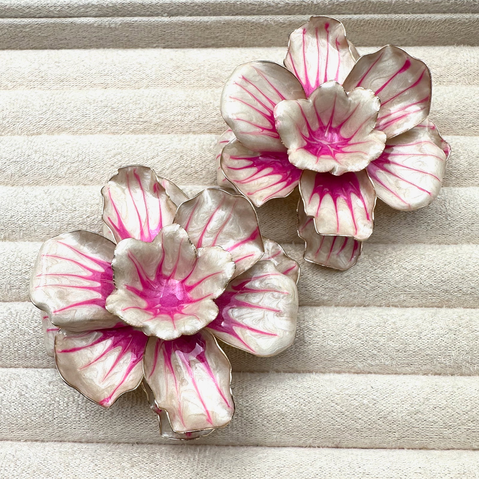 Huge Pink and Creme Enamel Gold Tone Flower Pierced Earrings 2.5 Inch Length Each: Huge Pink and Creme Enamel Gold Tone Flower Pierced Earrings 2.5 Inch Length Each