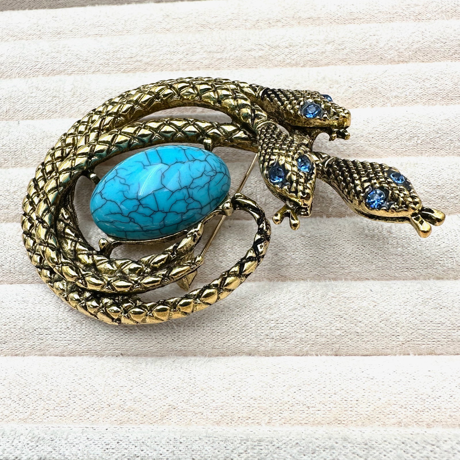Large Faux Turquoise Blue Rhinestone Gold Tone Snake Brooch Pin 3 Inch: Large Faux Turquoise Blue Rhinestone Gold Tone Snake Brooch Pin 3 Inch