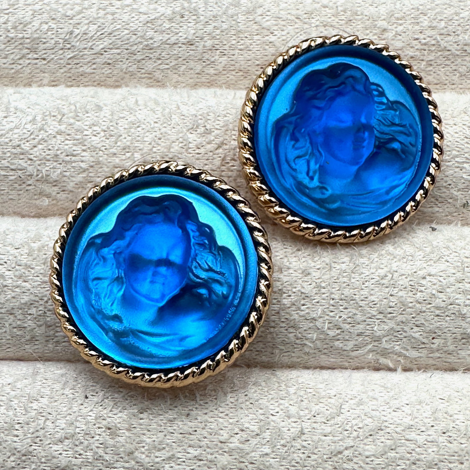 Vintage Kirks Folly Angel Cherub Blue Gold Tone Pierced Earrings 1 Inch (1 of 2)