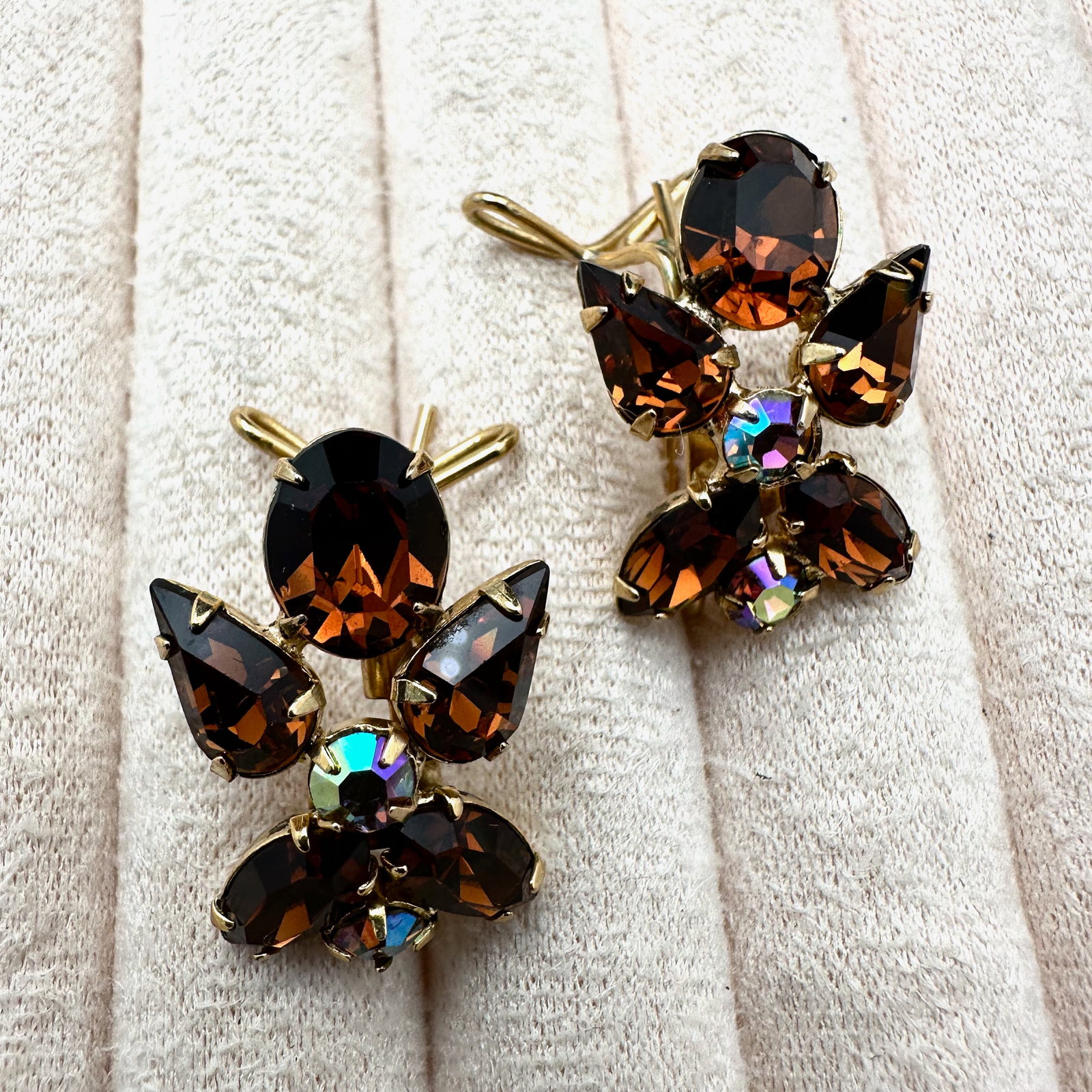Vintage Amber Glass Rhinestone Gold Tone Earrings 1.25 Inch: Vintage Amber Glass Rhinestone Gold Tone Earrings 1.25 Inch