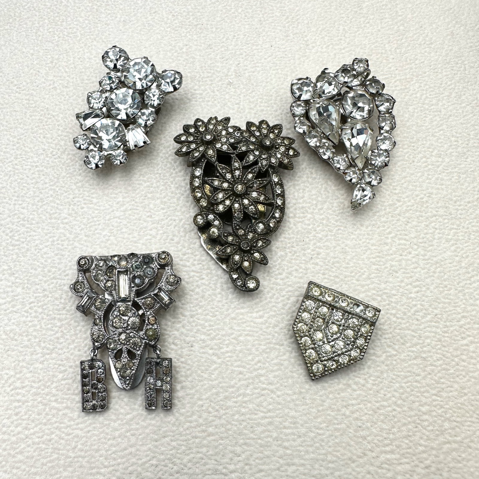 Antique Vintage Group Lot of Clear Rhinestone Silver Tone Fur Dress Clips (1 of 2)