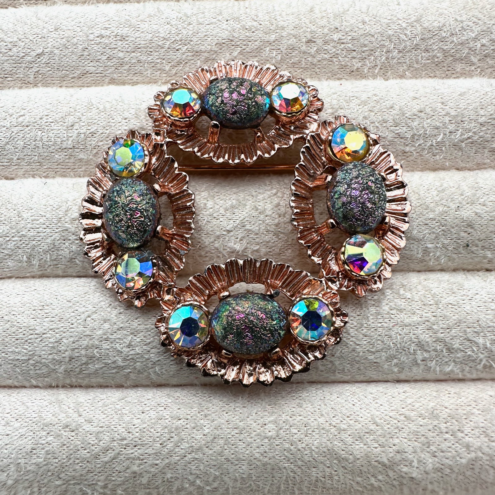 Vintage Opalescent Cabochons Aurora Borealis Rhinestone Rose Gold Tone Brooch Pin 2.25 Inch: Vintage Opalescent Cabochons Aurora Borealis Rhinestone Rose Gold Tone Brooch Pin 2.25 Inch