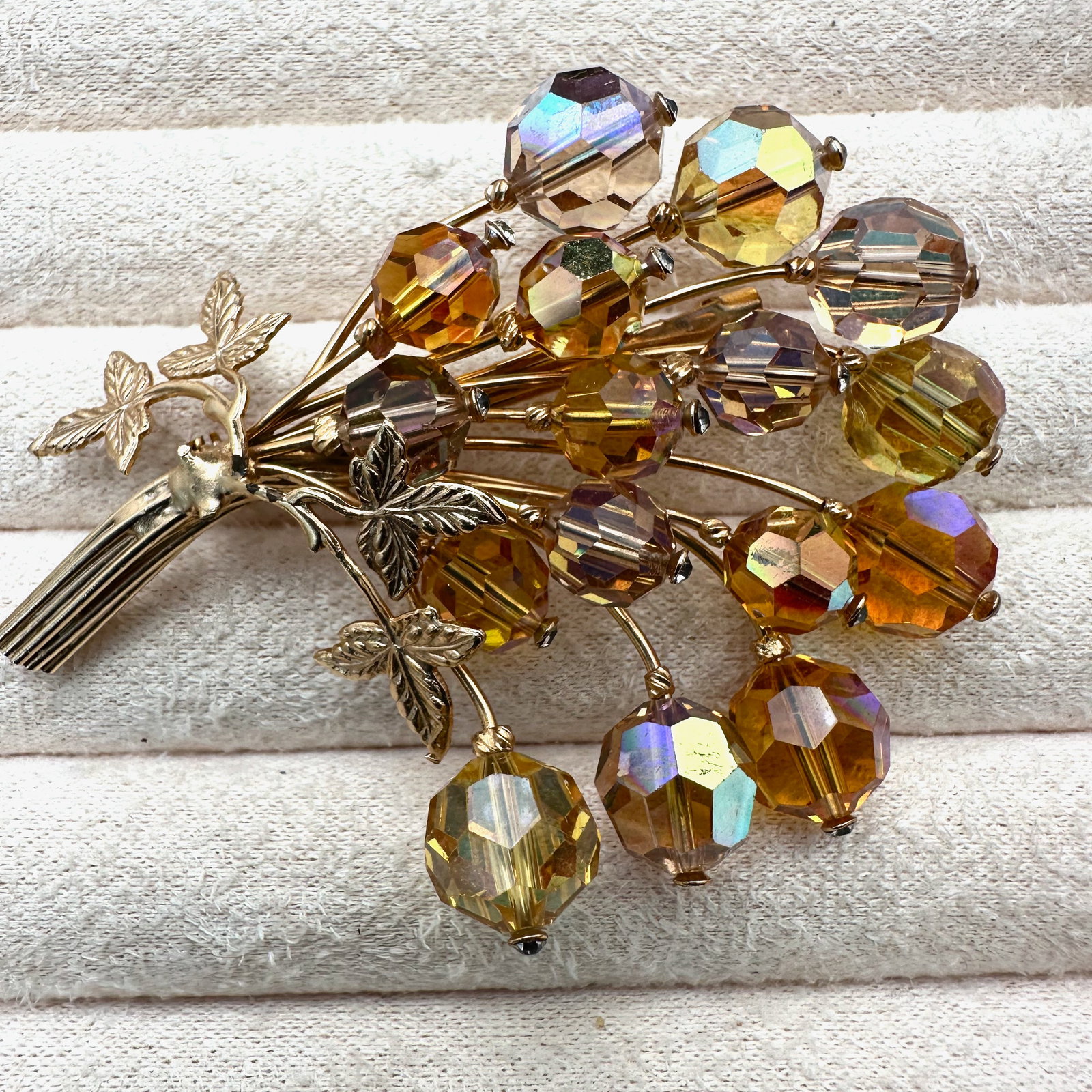 Vintage Amber Aurora Borealis Crystal Gold Tone Flower Design Brooch Pin 2.5 Inch: Vintage Amber Aurora Borealis Crystal Gold Tone Flower Design Brooch Pin 2.5 Inch