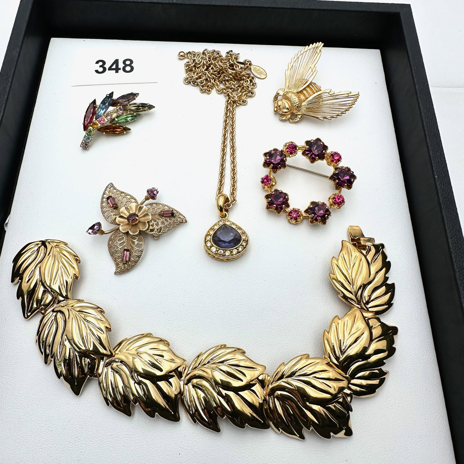 Vintage jewelry Group Joan Rivers Necklace Gold Tone Leaf Bracelet Assorted Brooches Pins (1 of 2)