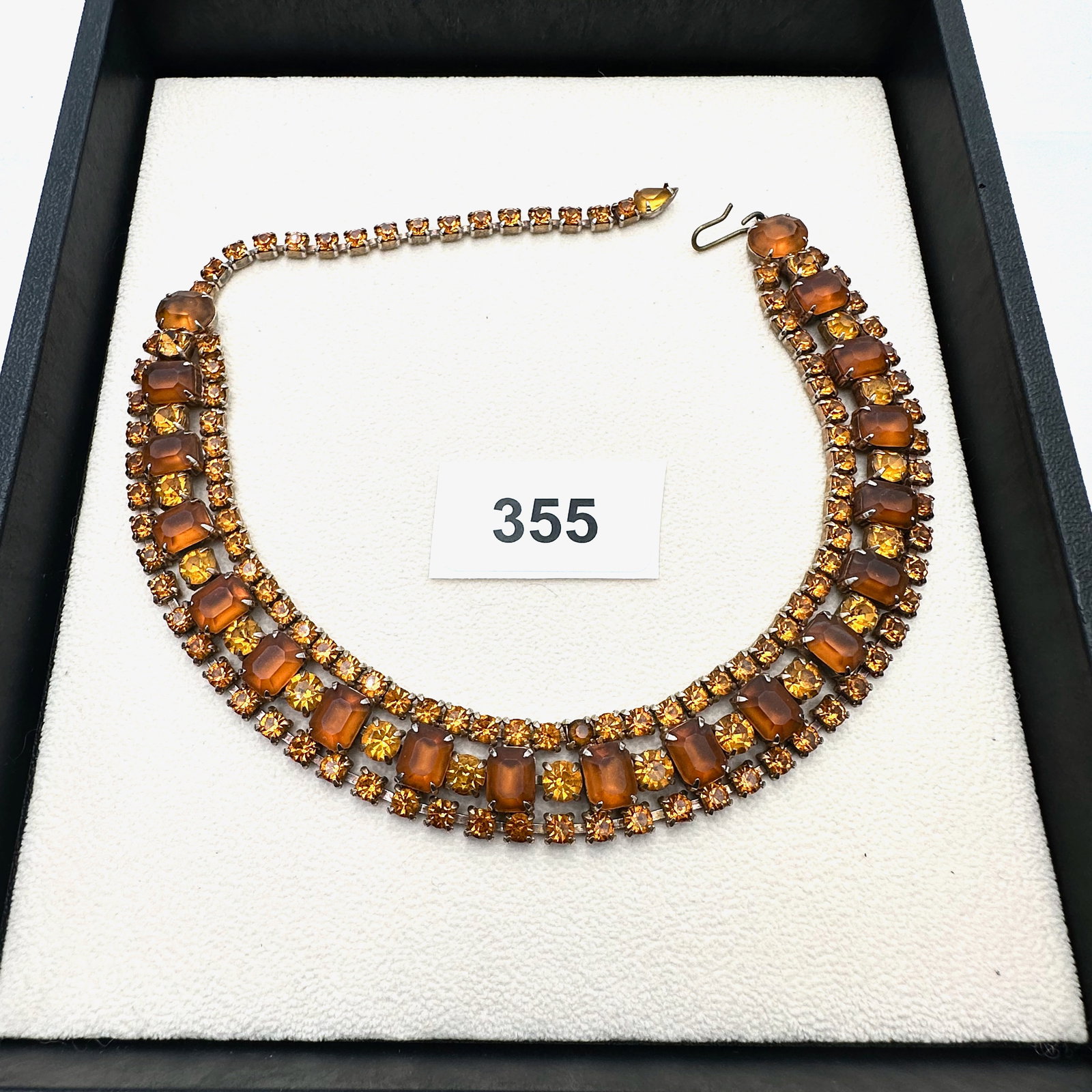 Vintage High End Unsigned Amber Glass Rhinestone Gold Tone Necklace 16 Inch Length: Vintage High End Unsigned Amber Glass Rhinestone Gold Tone Necklace 16 Inch Length