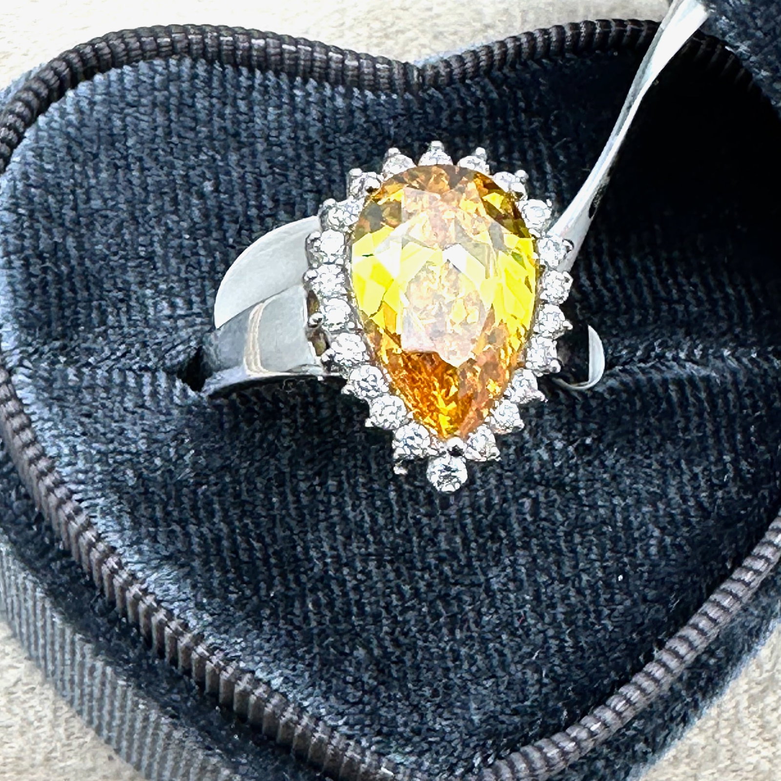 Yellow Cubic Zirconia Silver Plated Ring Size 9 Box Included: Yellow Cubic Zirconia Silver Plated Ring Size 9 Box Included