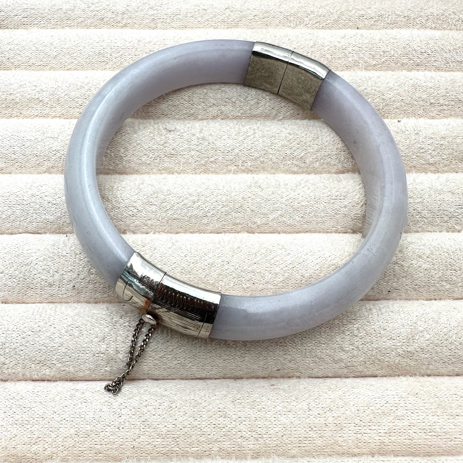 Vintage Purple Jade Hinged Bangle Bracelet 7.5 Inch (1 of 2)