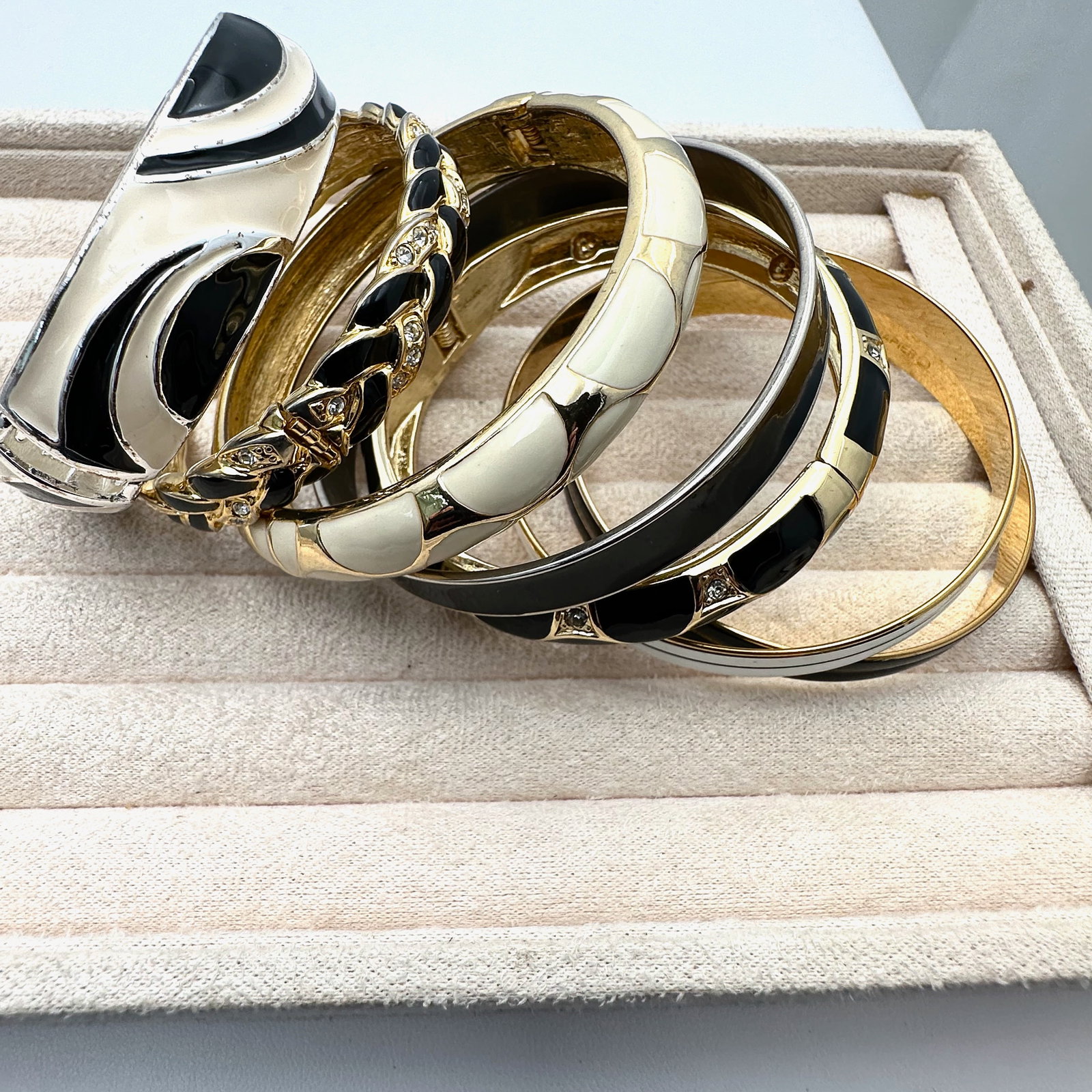 Group Lot of Costume Bracelets Silver Tone Gold Tone Enamel Crystals: Group Lot of Costume Bracelets Silver Tone Gold Tone Enamel Crystals