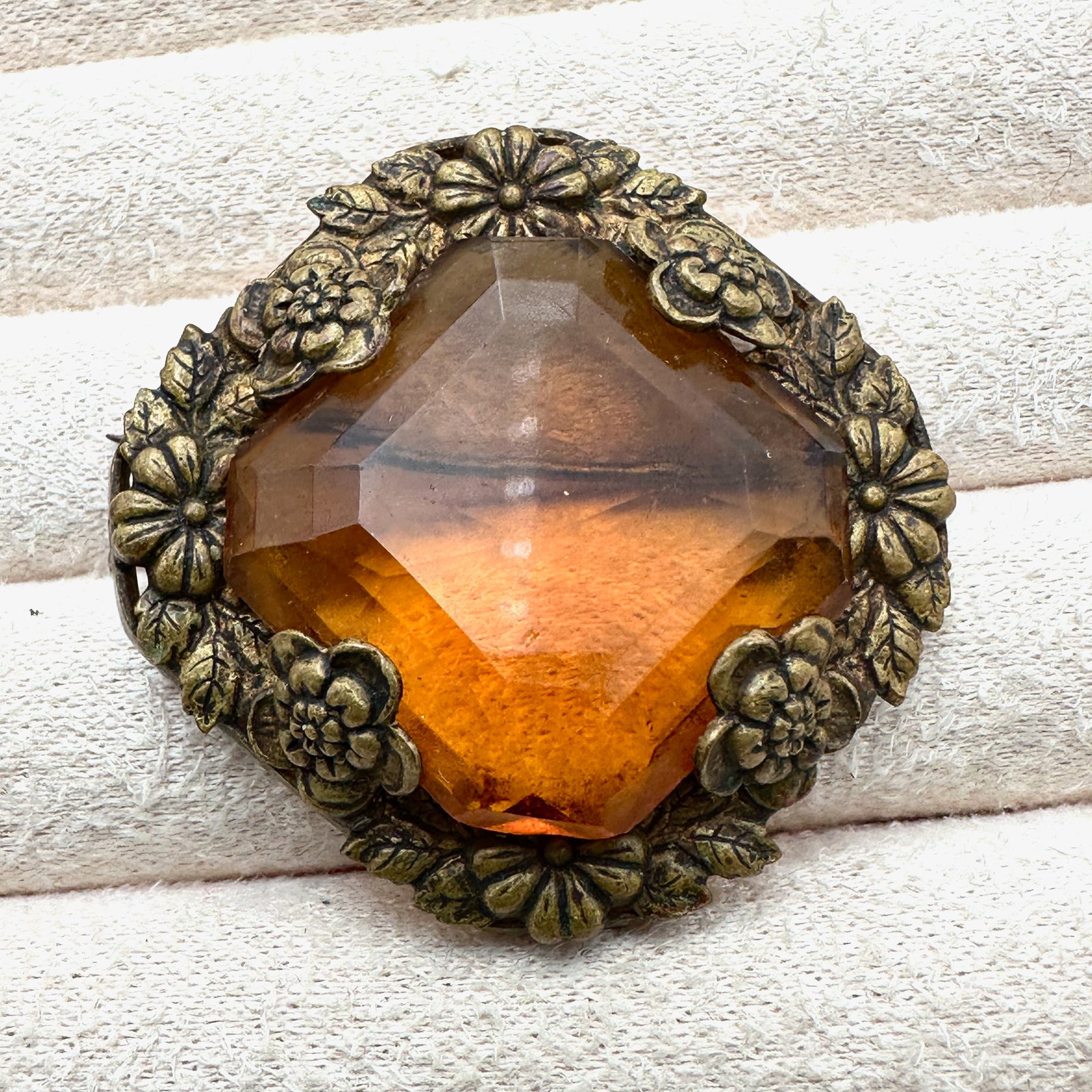 Antique Art Deco Amber Czech Glass Antiqued Gold Tone Brooch Pin 1.5 Inch: Antique Art Deco Amber Czech Glass Antiqued Gold Tone Brooch Pin 1.5 Inch
