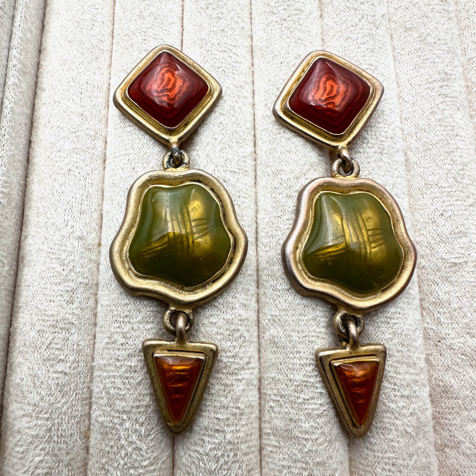 Vintage 1980s Era Red Green Orange Enamel Matte Gold Tone Pierced Earrings 3 Inch Pretty Fall Colors: Vintage 1980s Era Red Green Orange Enamel Matte Gold Tone Pierced Earrings 3 Inch Pretty Fall Colors