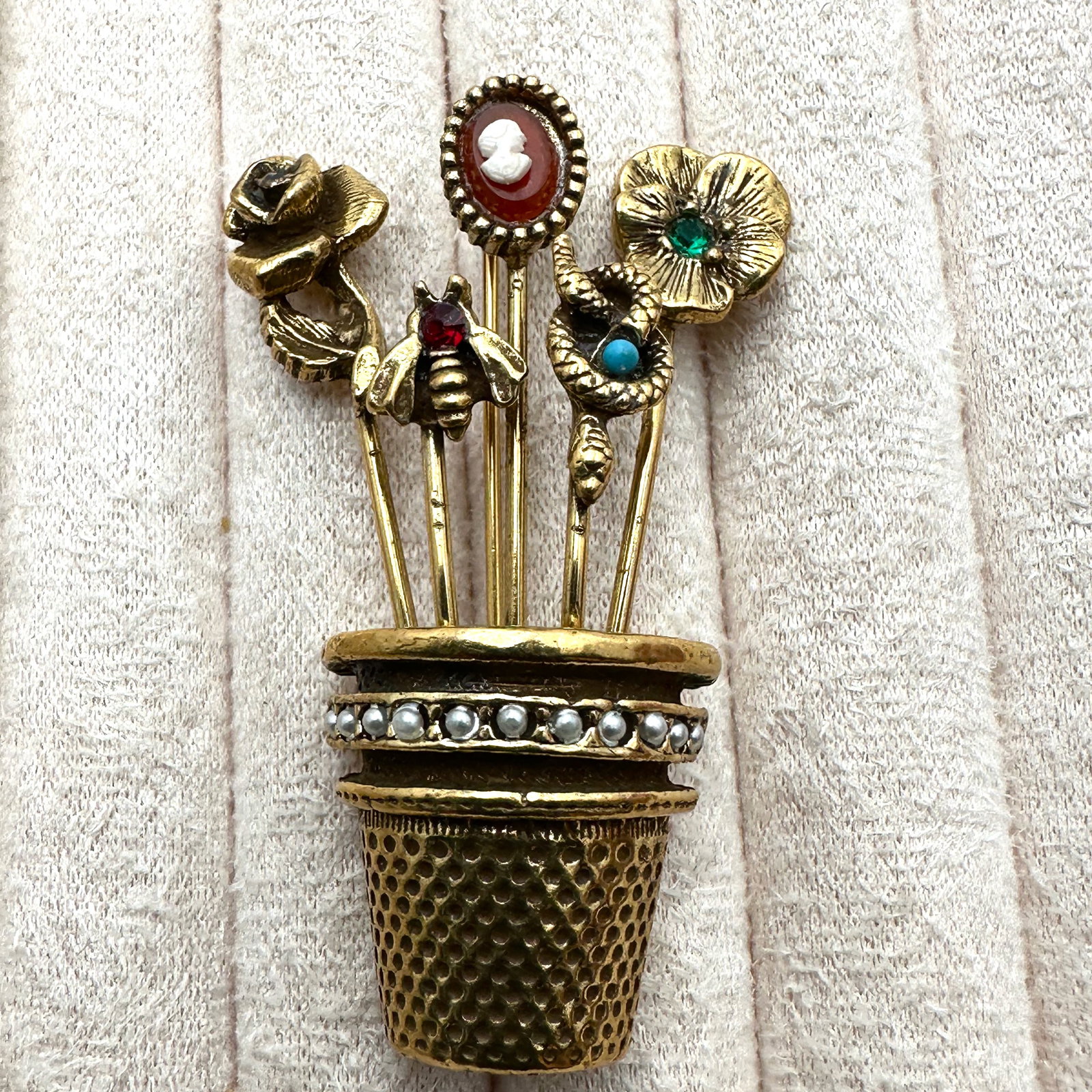 Vintage Unsigned Goldette Stick Pins in Thimble Gold Filled Brooch Pin 2.5 Inch (1 of 2)