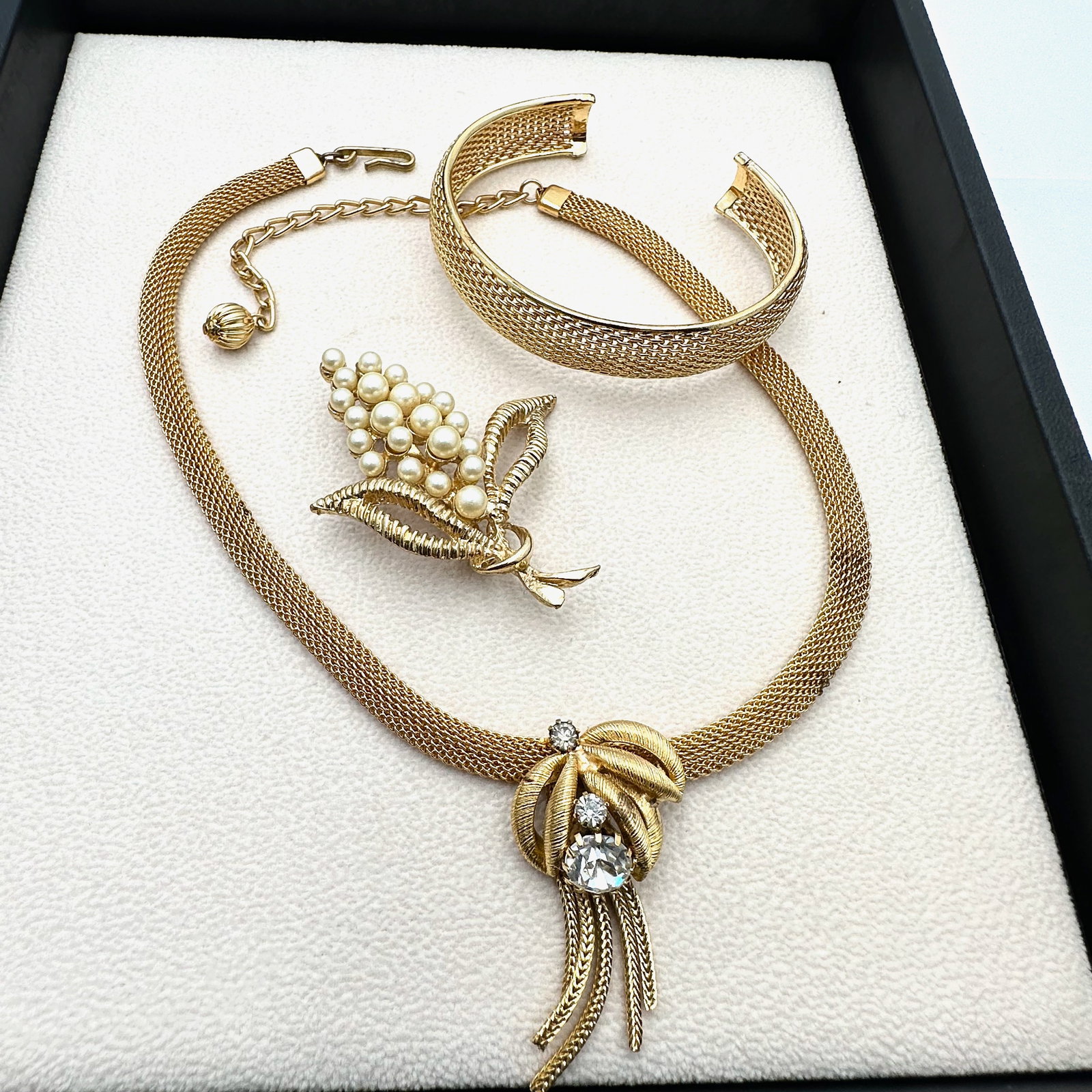 Vintage Gold Tone Mesh Necklace and Cuff Bracelet and Faux Pearl Brooch Pin (1 of 2)