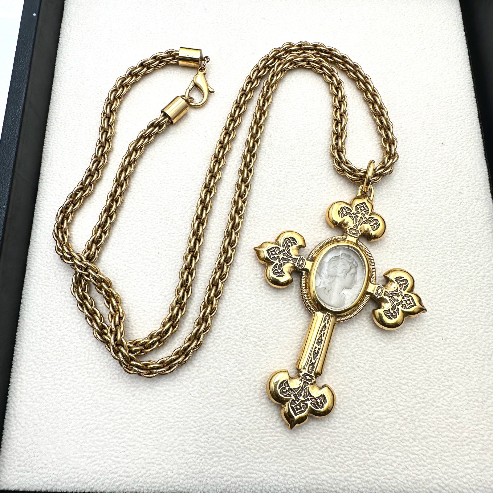 Vintage Gold Plated Clear Intaglio Glass Large 3.5" Cross Pendant Heavy 28" Chain Necklace Nice (1 of 2)