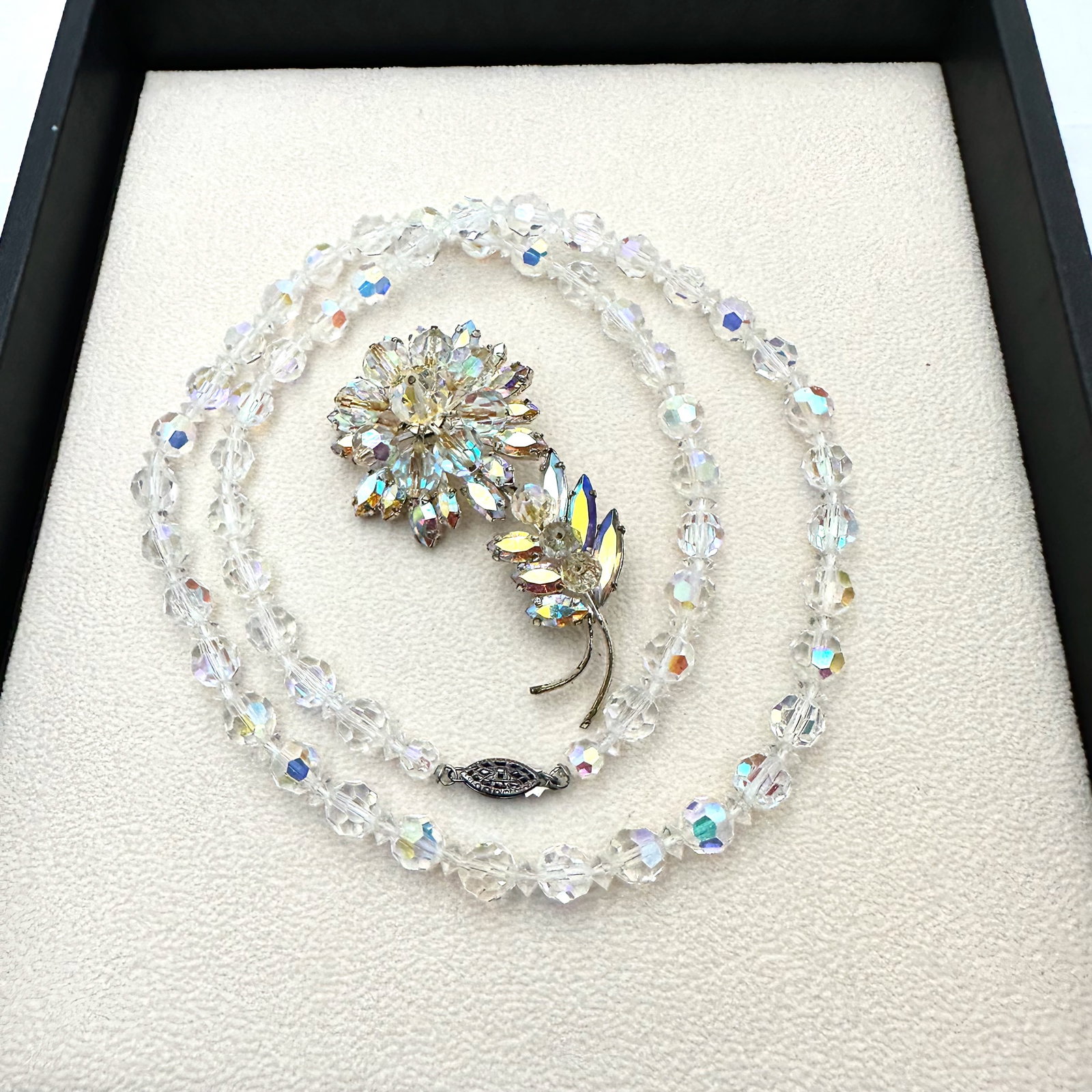 Vintage Aurora Borealis Glass Bead 24 Inch Necklace and Flower Brooch Pin 3 Inch: Vintage Aurora Borealis Glass Bead 24 Inch Necklace and Flower Brooch Pin 3 Inch