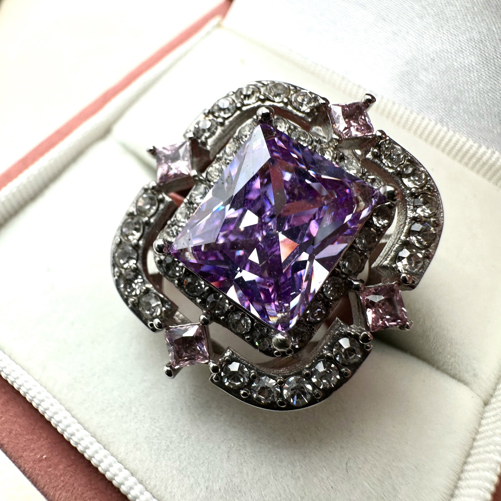 Pink and Purple Cubic Zirconia Silver Plated Ring Size 10 Box Included: Pink and Purple Cubic Zirconia Silver Plated Ring Size 10 Box Included