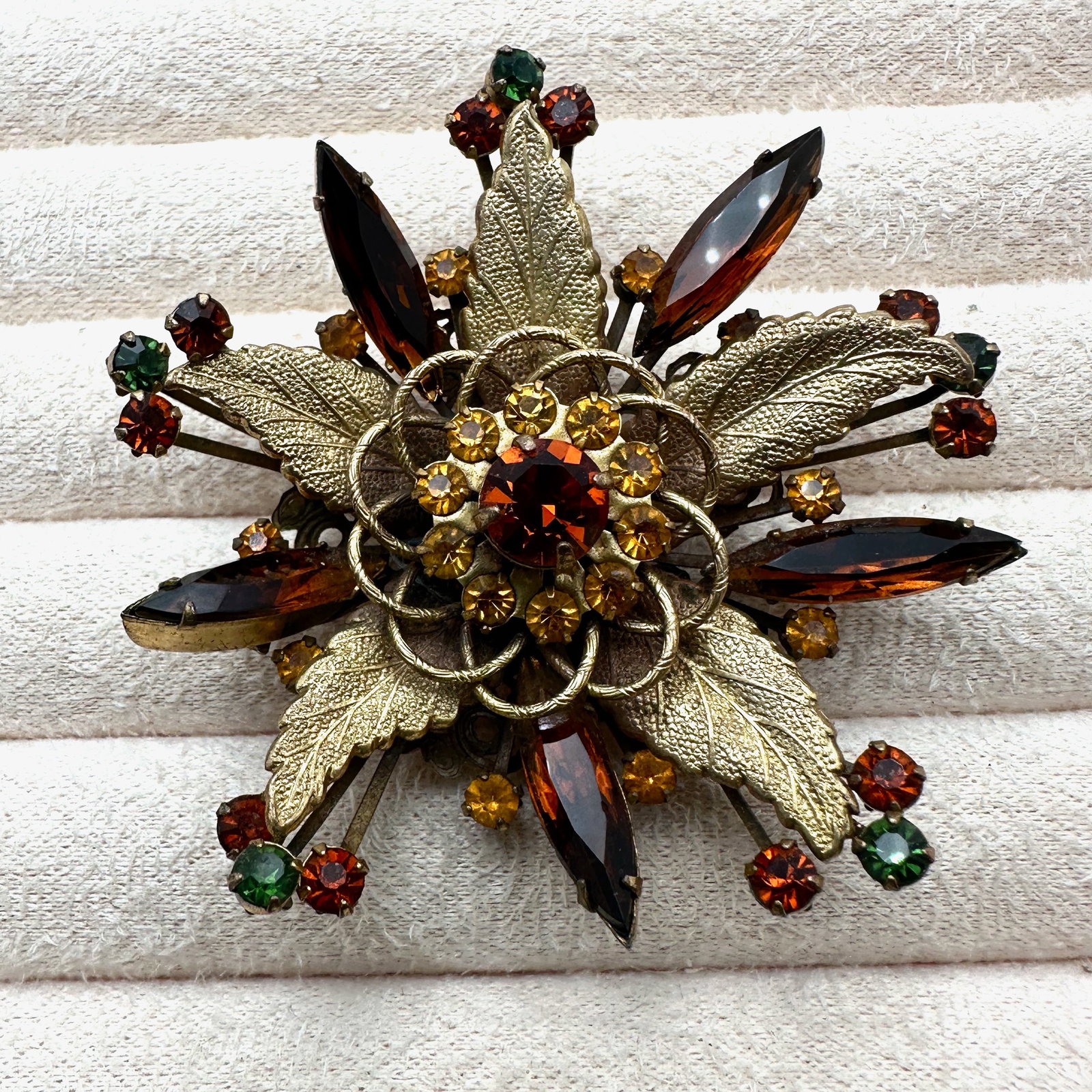 Vintage Amber Orange and Olive Green Glass Rhinestone Gold Tone Brooch Pin 2.5 Inch: Vintage Amber Orange and Olive Green Glass Rhinestone Gold Tone Brooch Pin 2.5 Inch