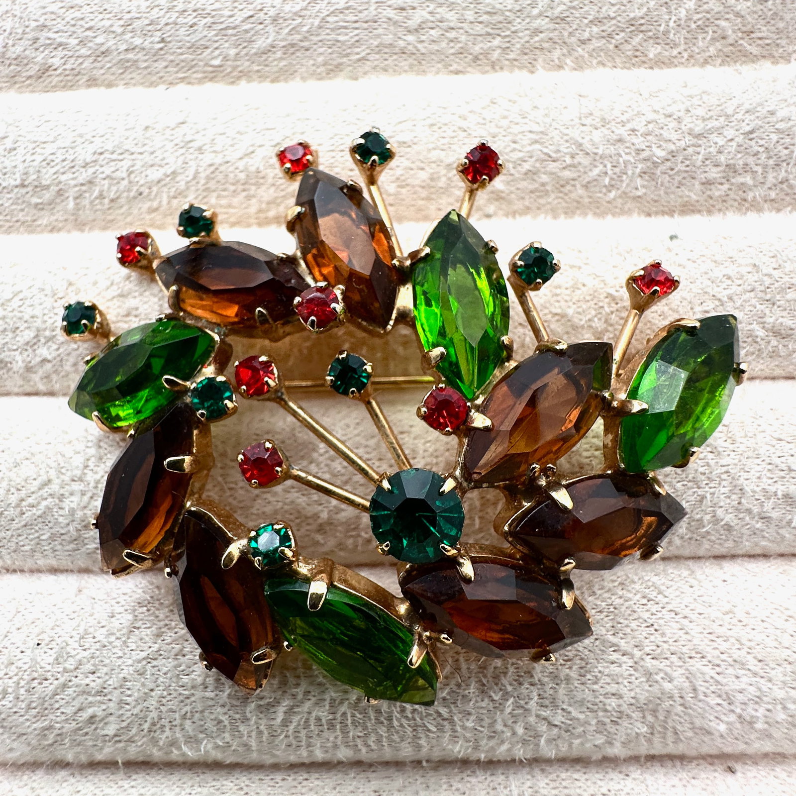 Vintage Amber Green and Orange Glass Rhinestone Gold Tone Brooch Pin 2.5 Inch: Vintage Amber Green and Orange Glass Rhinestone Gold Tone Brooch Pin 2.5 Inch