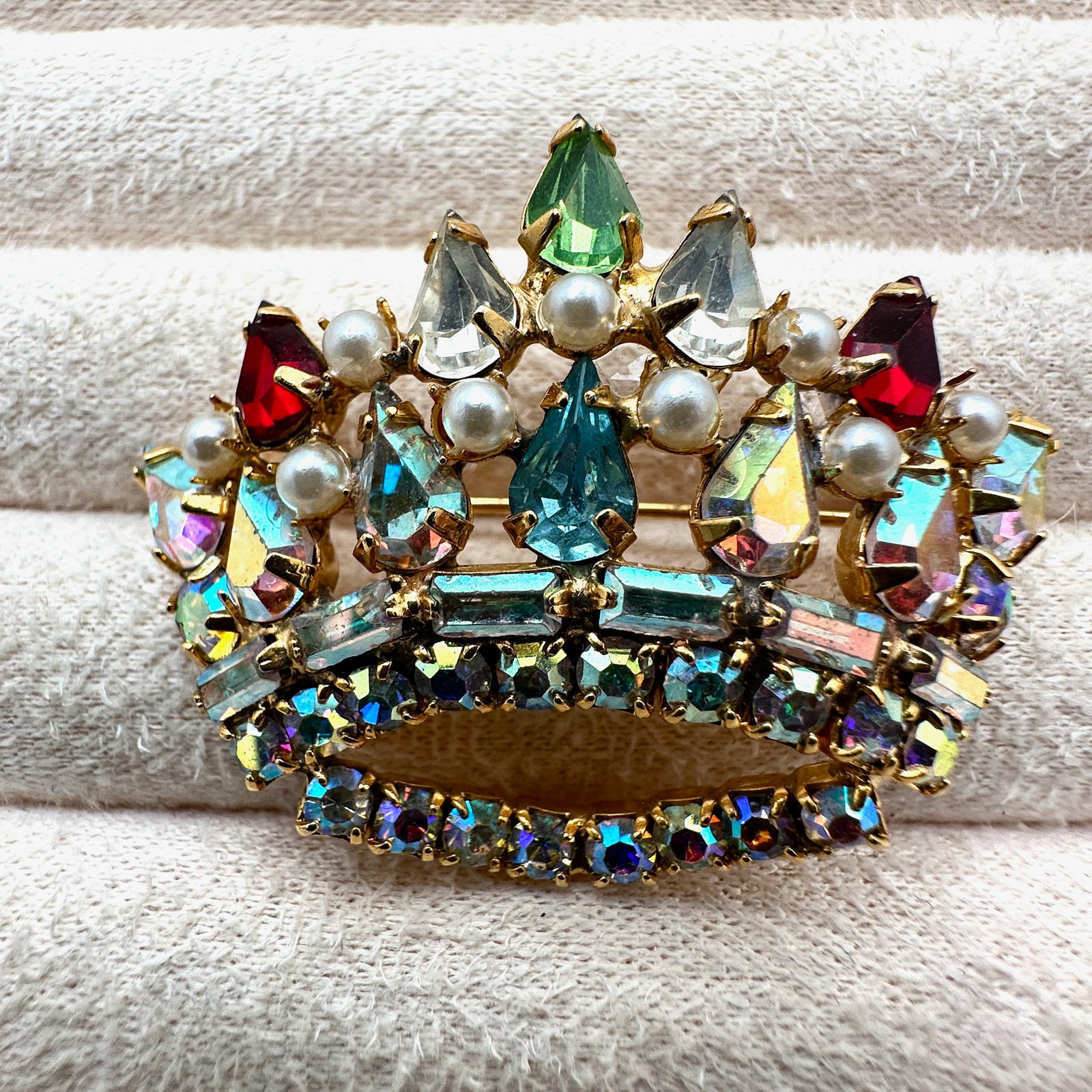 Vintage Multicolor Glass Rhinestone Aurora Borealis Crystal Gold Tone Crown Brooch Pin 2 Inch (1 of 2)