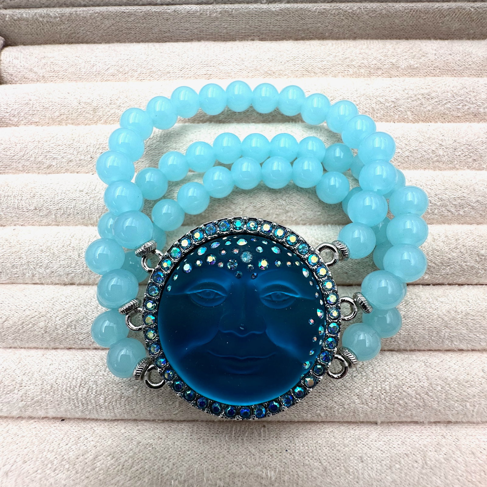Vintage Kirks Folly Blue Moon Face Crystal Glass Bead Silver Tone Bracelet: Vintage Kirks Folly Blue Moon Face Crystal Glass Bead Silver Tone Bracelet