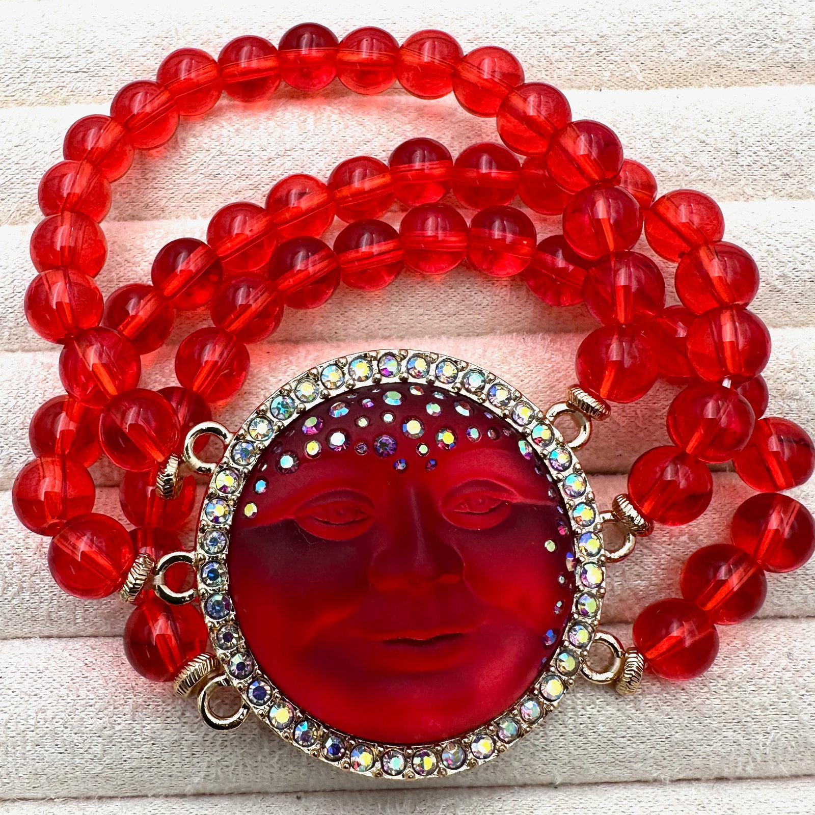 Vintage Kirks Folly Red Moon Face Crystal Glass Bead Gold Tone Bracelet: Vintage Kirks Folly Red Moon Face Crystal Glass Bead Gold Tone Bracelet