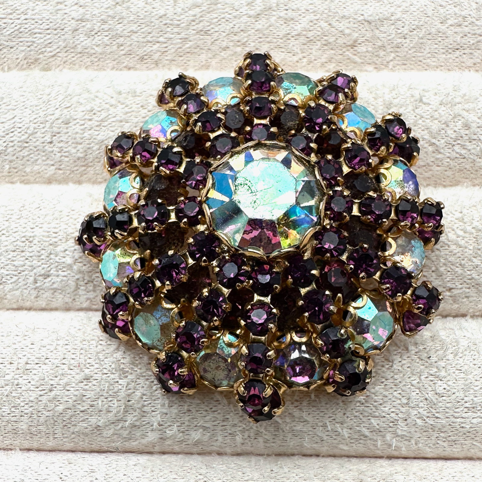 Vintage Purple Glass Rhinestone Gold Tone Brooch Pin 1.75 Inch: Vintage Purple Glass Rhinestone Gold Tone Brooch Pin 1.75 Inch
