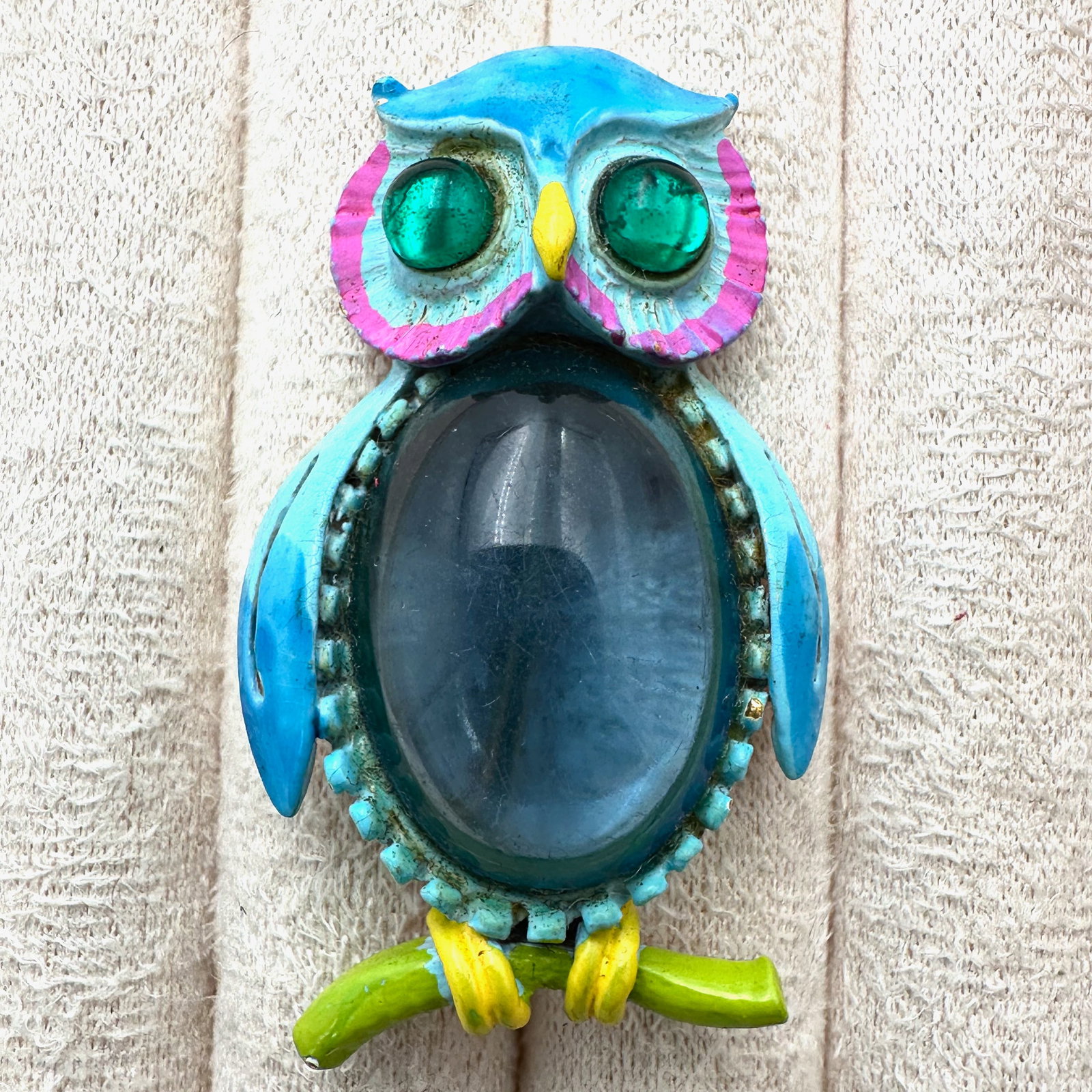 Vintage Enamel Multicolor Owl with Jelly Belly Gold Tone Brooch Pin 2 Inch (1 of 2)