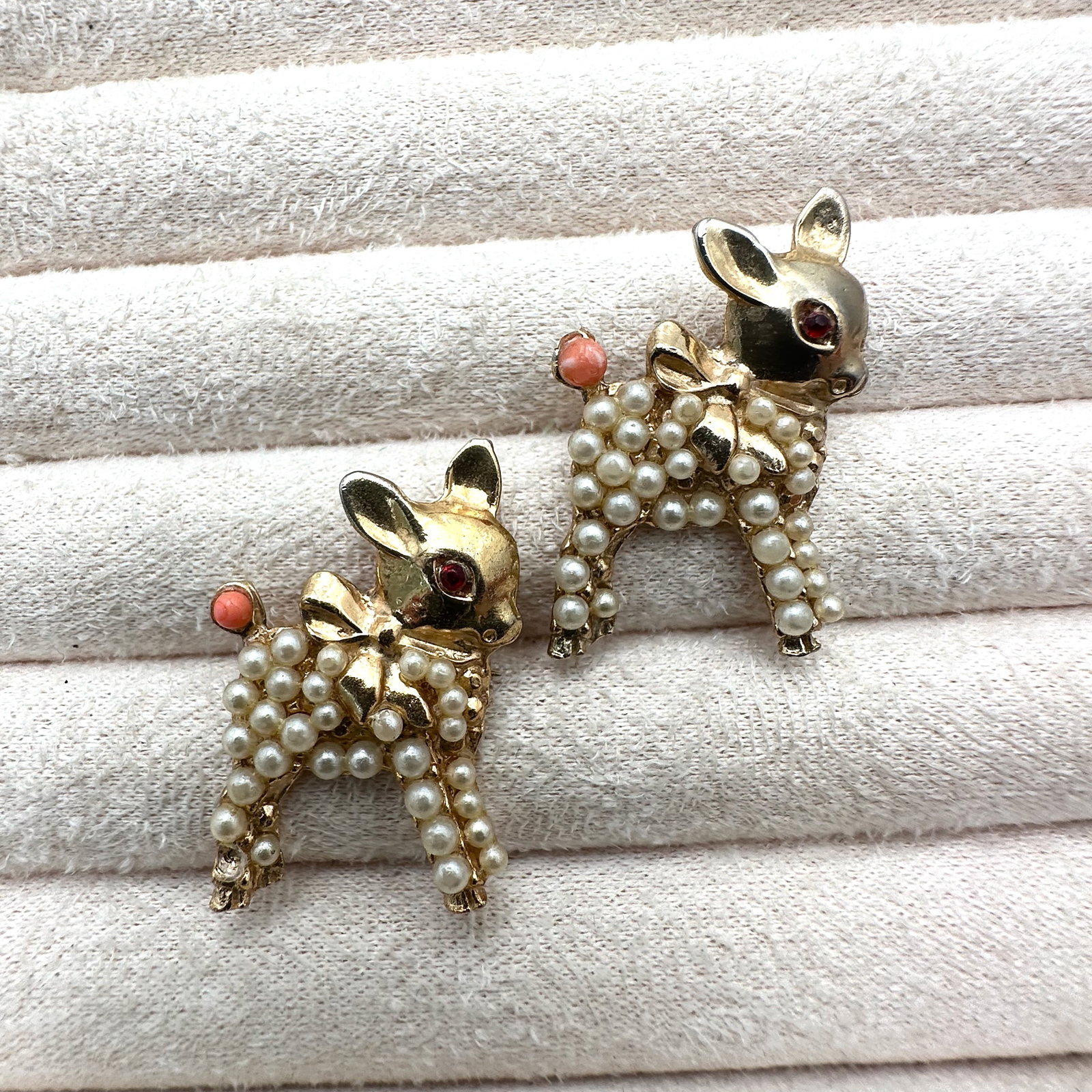 Vintage Pair of Faux Pearl Baby Deer Gold Tone Scatter Brooches (1 of 2)