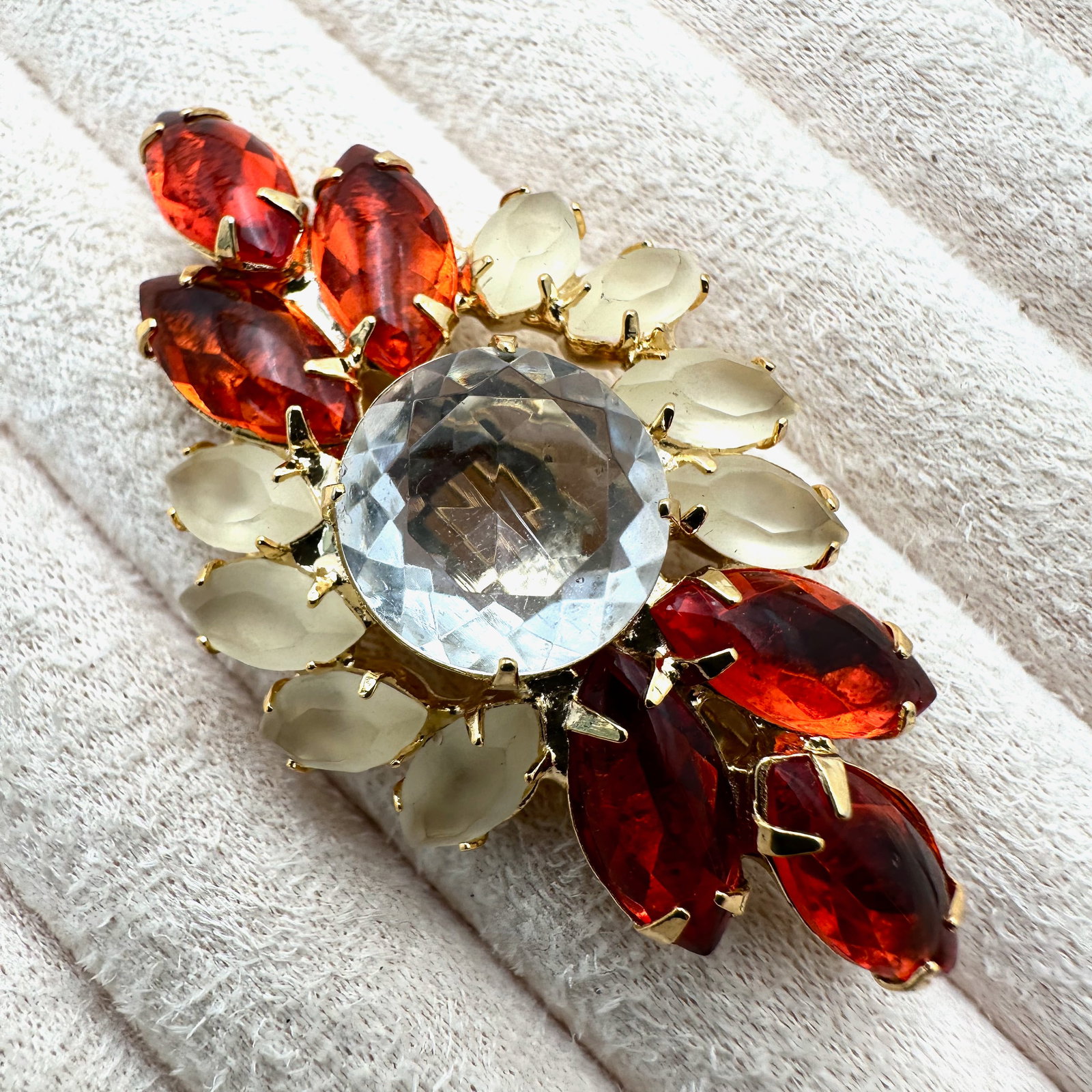 Vintage Orange and Clear Glass Rhinestone Gold Tone Brooch Pin 2.5 Inch: Vintage Orange and Clear Glass Rhinestone Gold Tone Brooch Pin 2.5 Inch