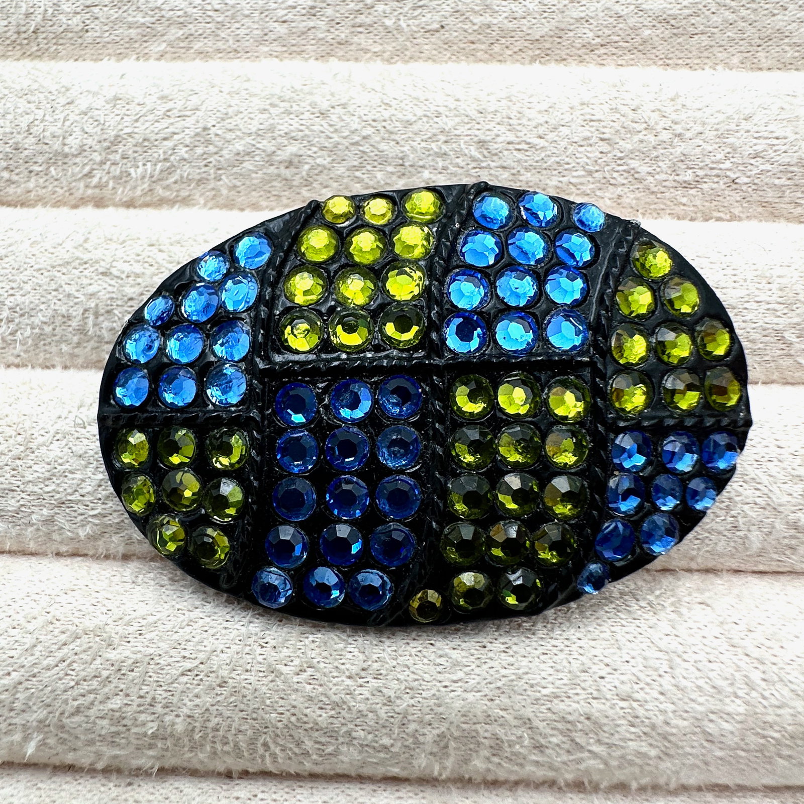 Vintage Green and Blue Rhinesotne Black Japanned Metal Brooch Pin 2 Inch: Vintage Green and Blue Rhinesotne Black Japanned Metal Brooch Pin 2 Inch